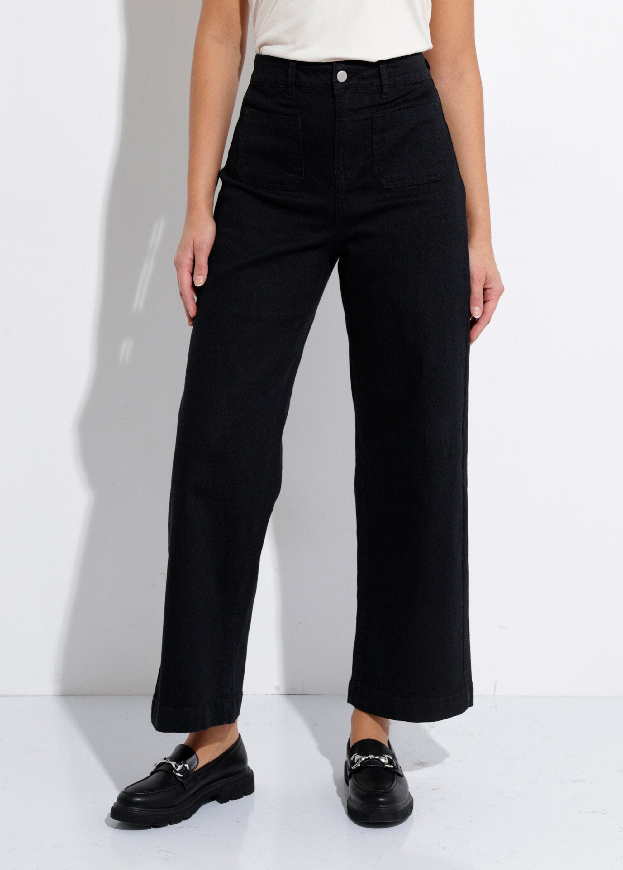 Vaqueros_de_denim_elástico_de_7/8_de_ancho_con_4_bolsillos_Negro_FA1_slim