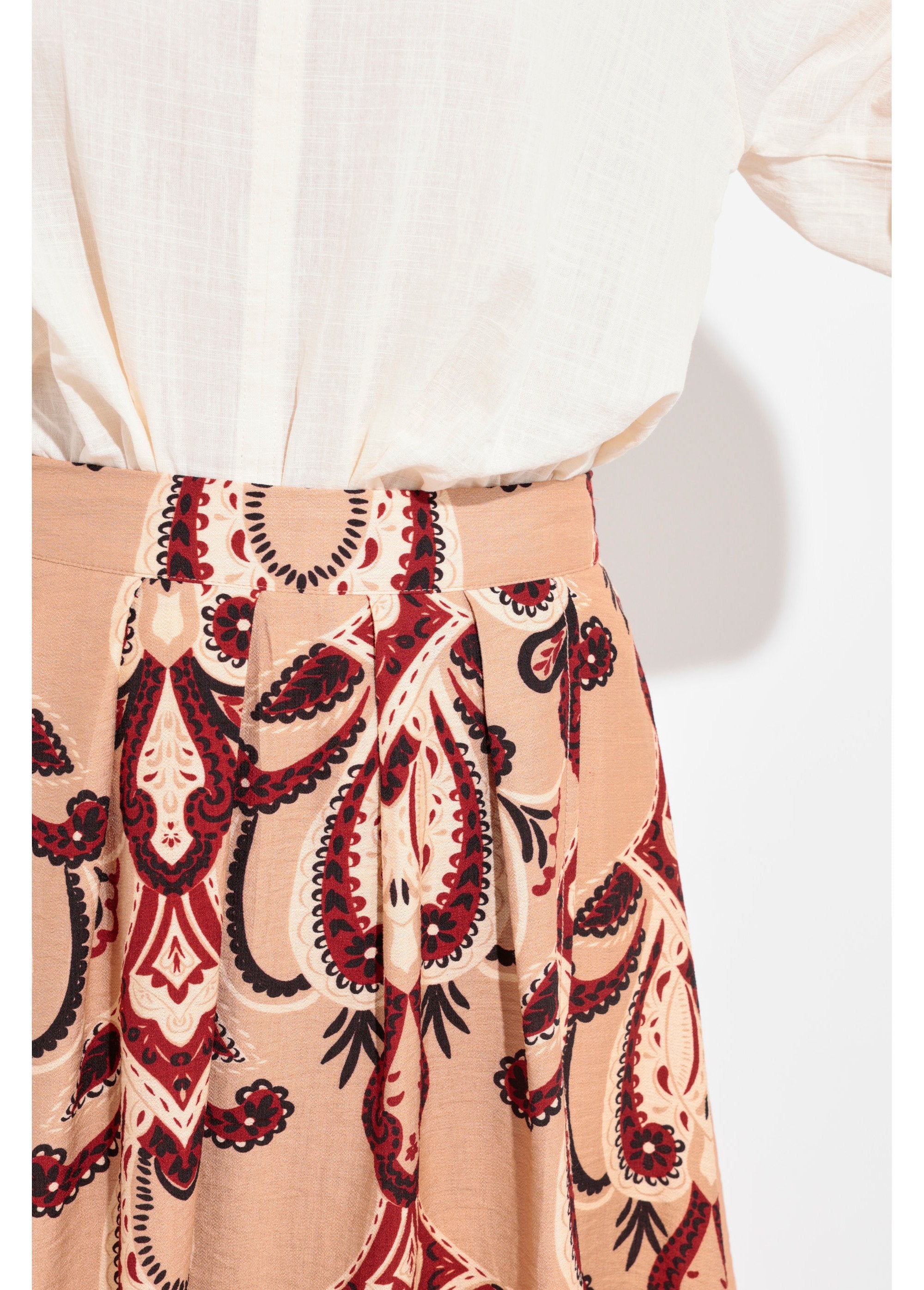 Falda_larga_fluida_con_estampado_paisley_Beige_DE1_slim