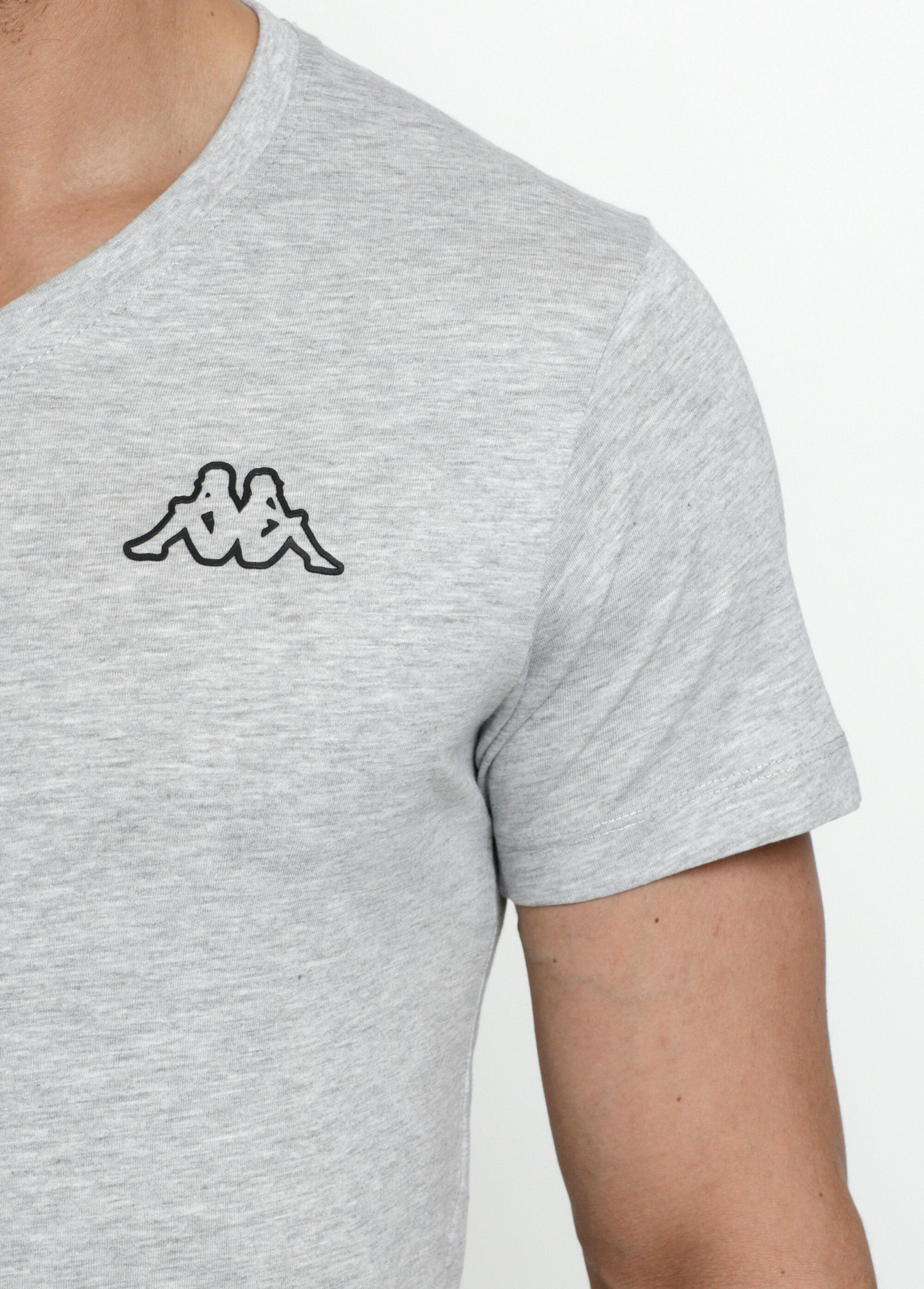 Camiseta_oscura_de_manga_corta_con_cuello_en_V_Gris_DE1_slim