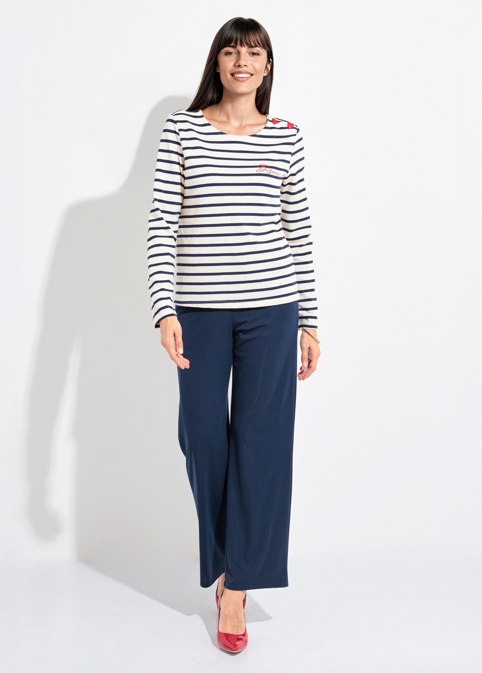 Camisa_de_marinero_con_botones_en_forma_de_corazón_en_los_hombros_Blanco_con_rayas_azul_marino_SF1_slim