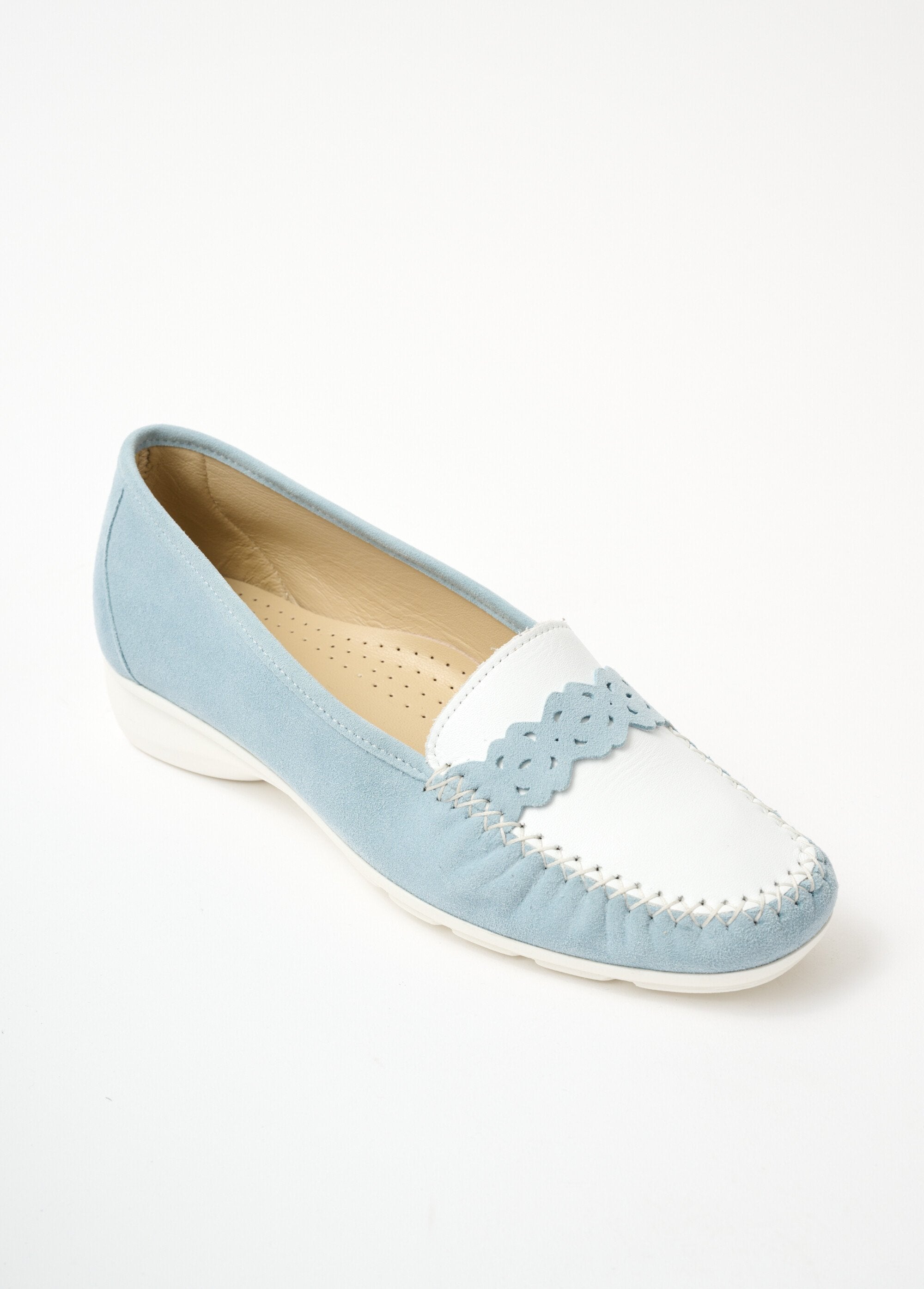 Mocasines_piel_ancho_confort_Azul_cielo_y_blanco_FA1_slim