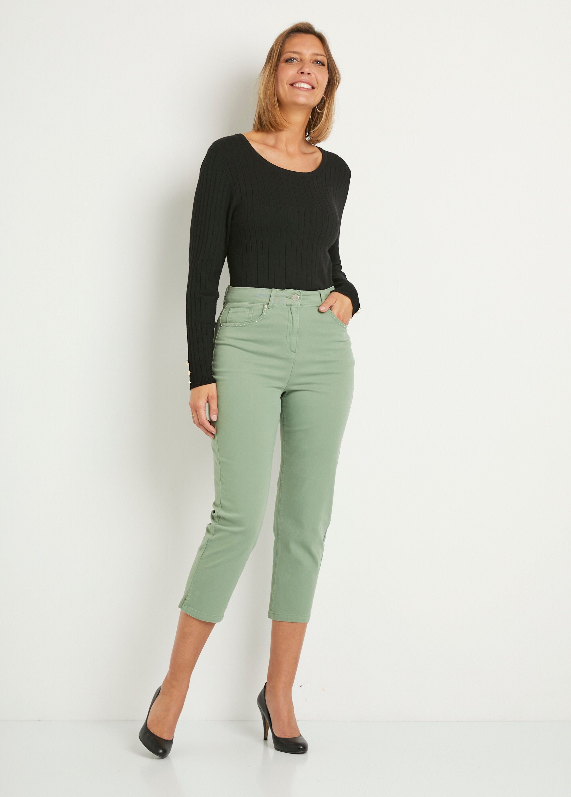 Pantalón_cropped_con_cinturón_elástico_y_5_bolsillos_verde_agua_SF1_slim