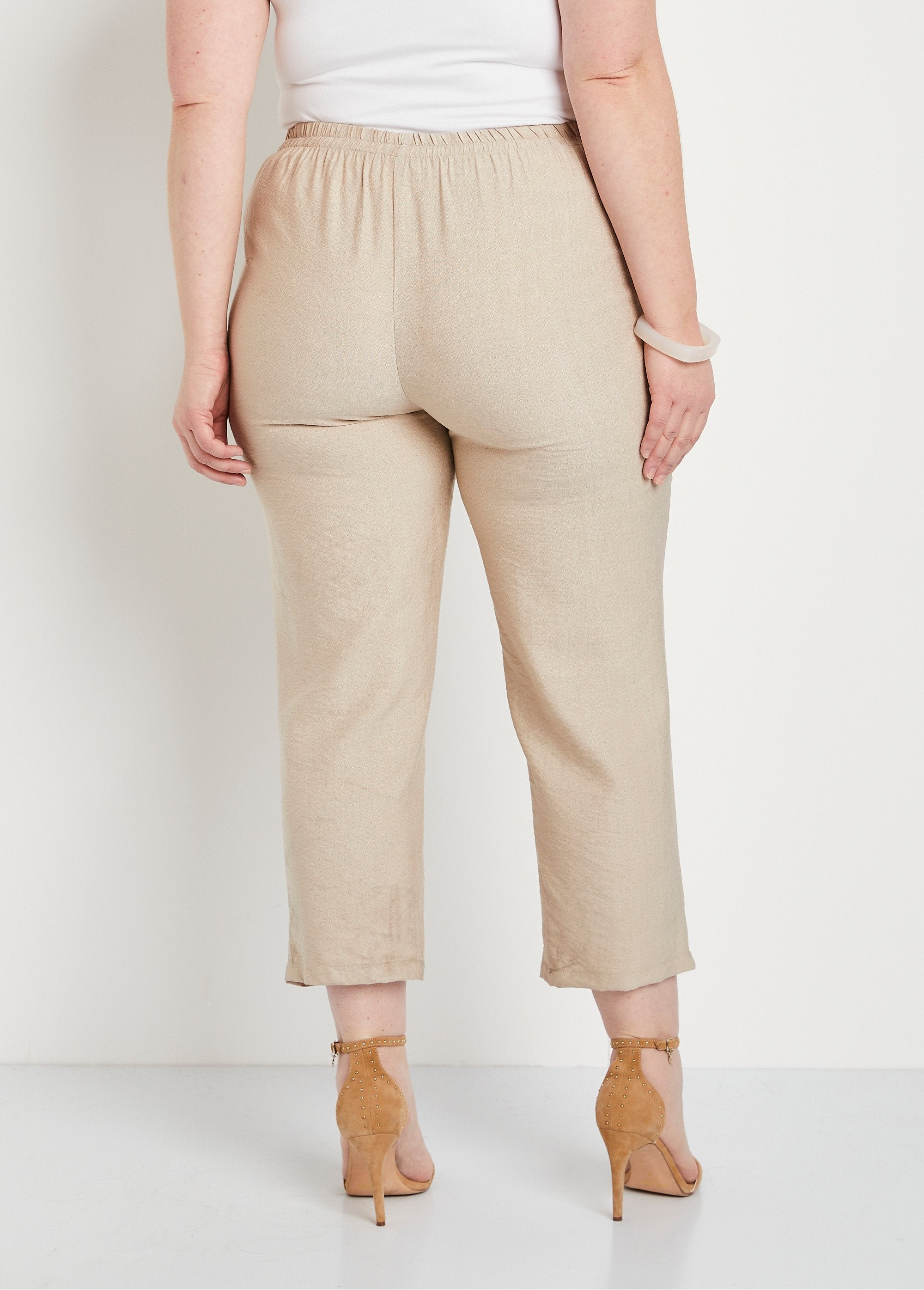 Pantalón_cropped_ancho_cintura_semielástica_Arena_DO1_curvy