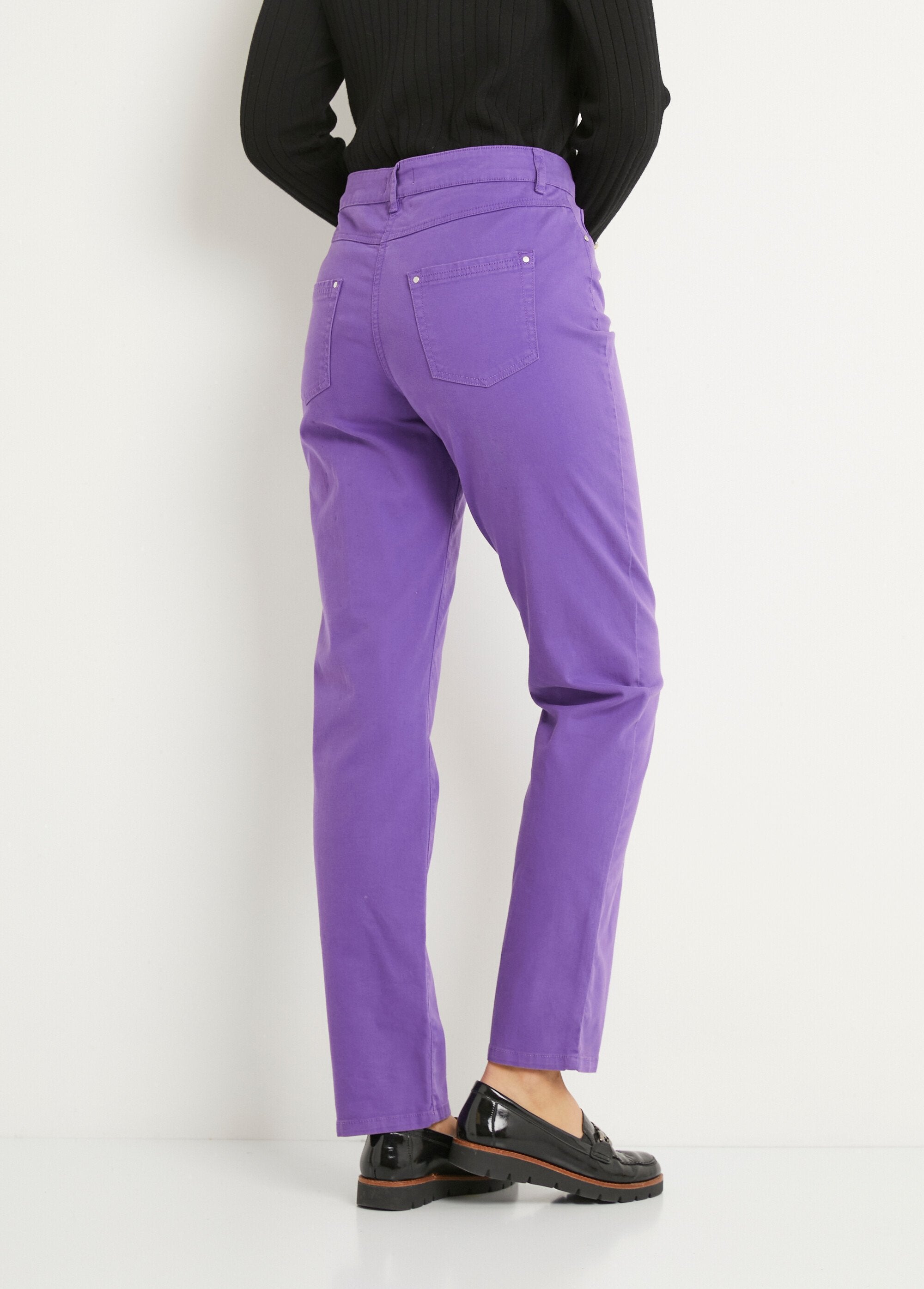 Pantalón_5_bolsillos_recto_de_algodón_elástico_Violet_DO1_slim