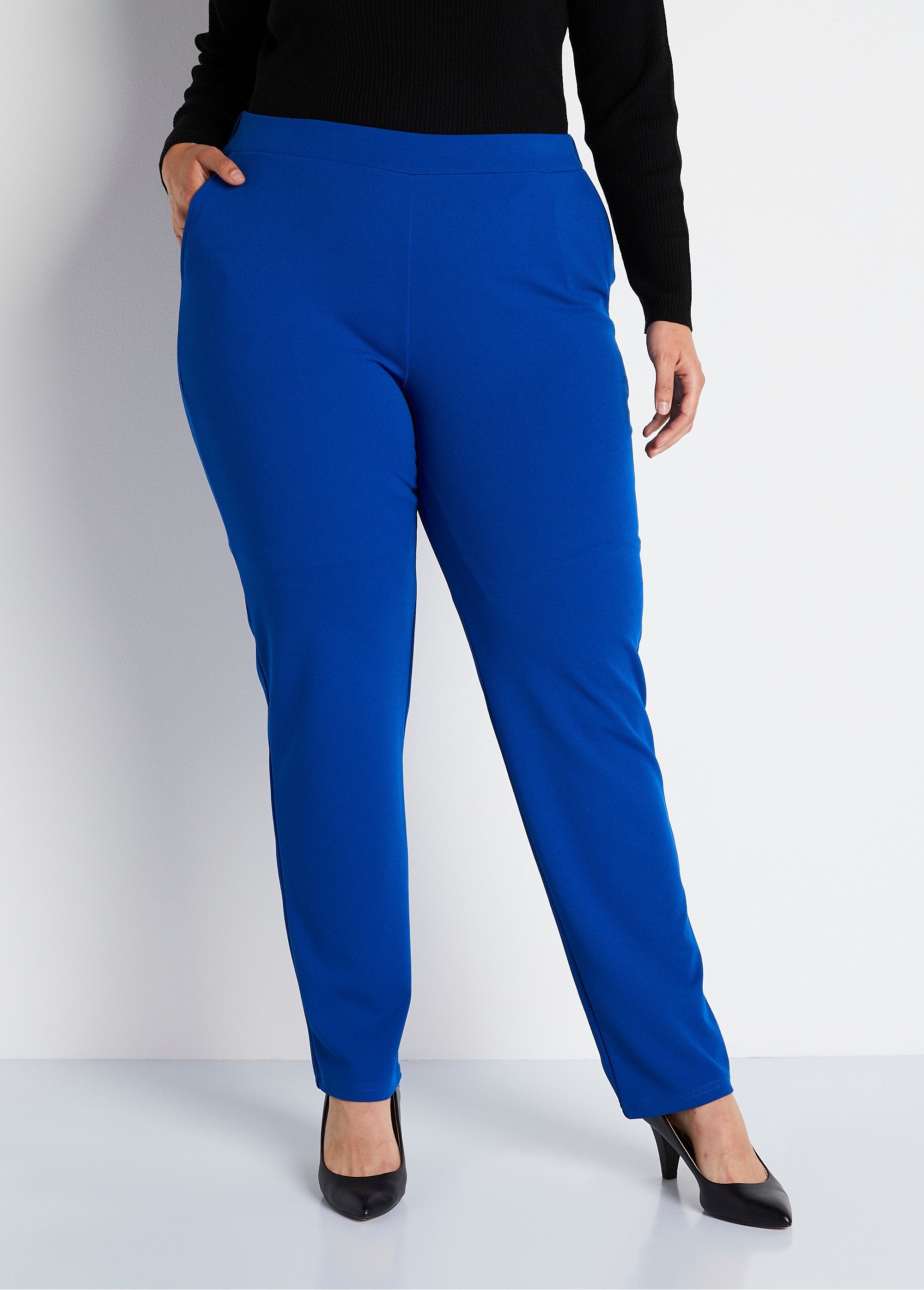 Pantalón_recto_con_cintura_elástica_y_punto_crepé_azul_duro_FA1_curvy