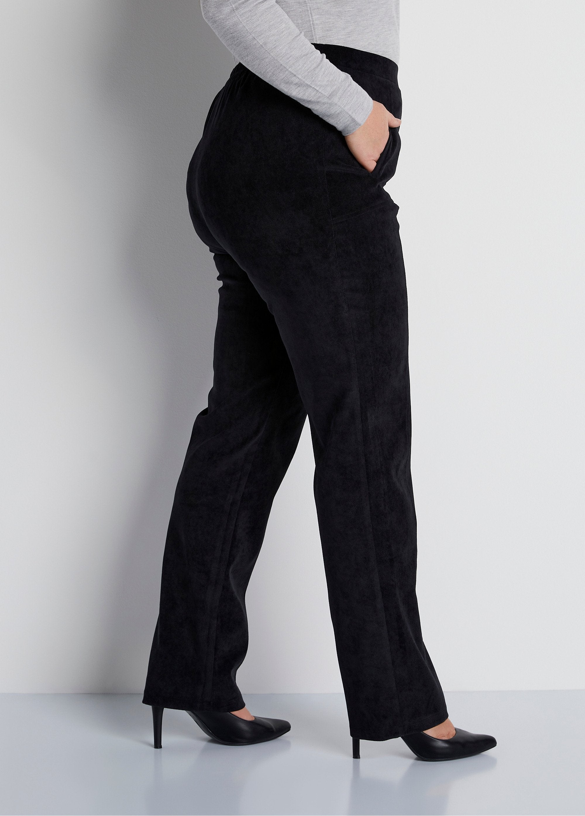 Pantalón_recto_con_cintura_elástica_y_terciopelo_milrayas_Negro_DR1_curvy