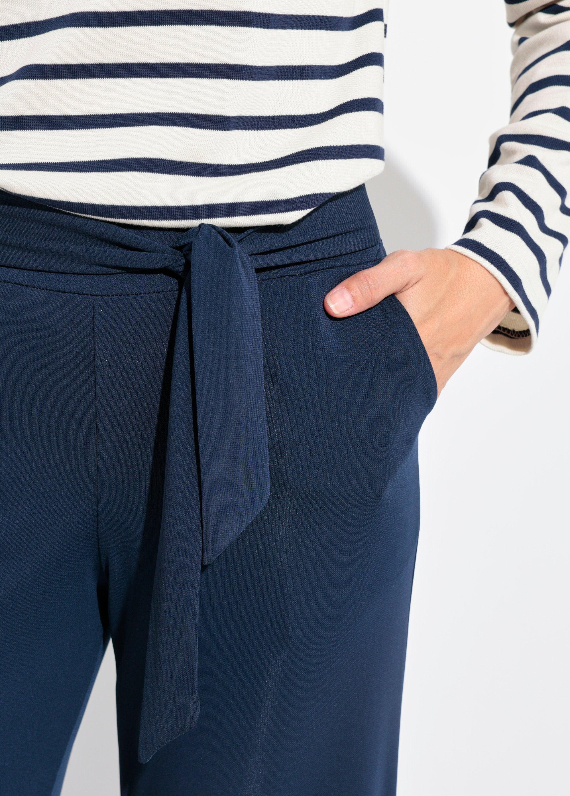 Pantalon_fluide_extensible_à_ceinturer_Marine_DE1_slim