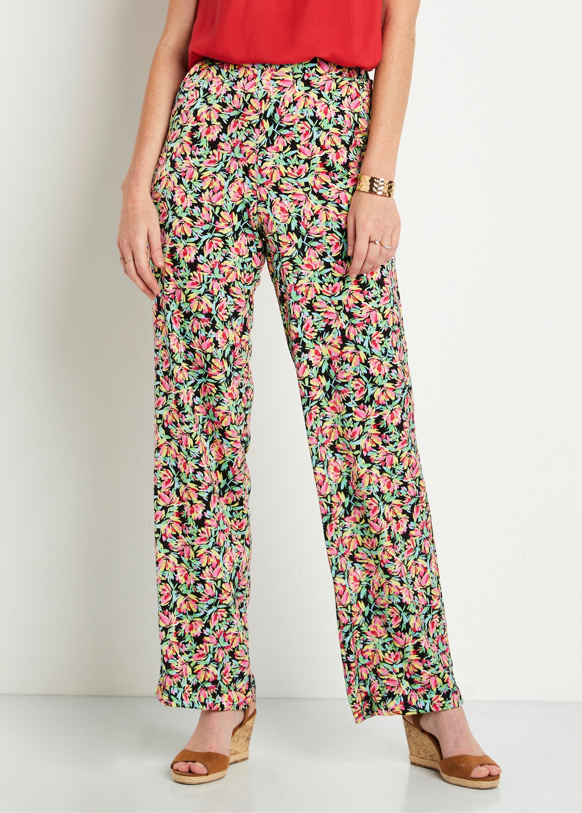 Pantalón_raso_floral_cintura_semielástica_verde_y_rosa_FA1_slim