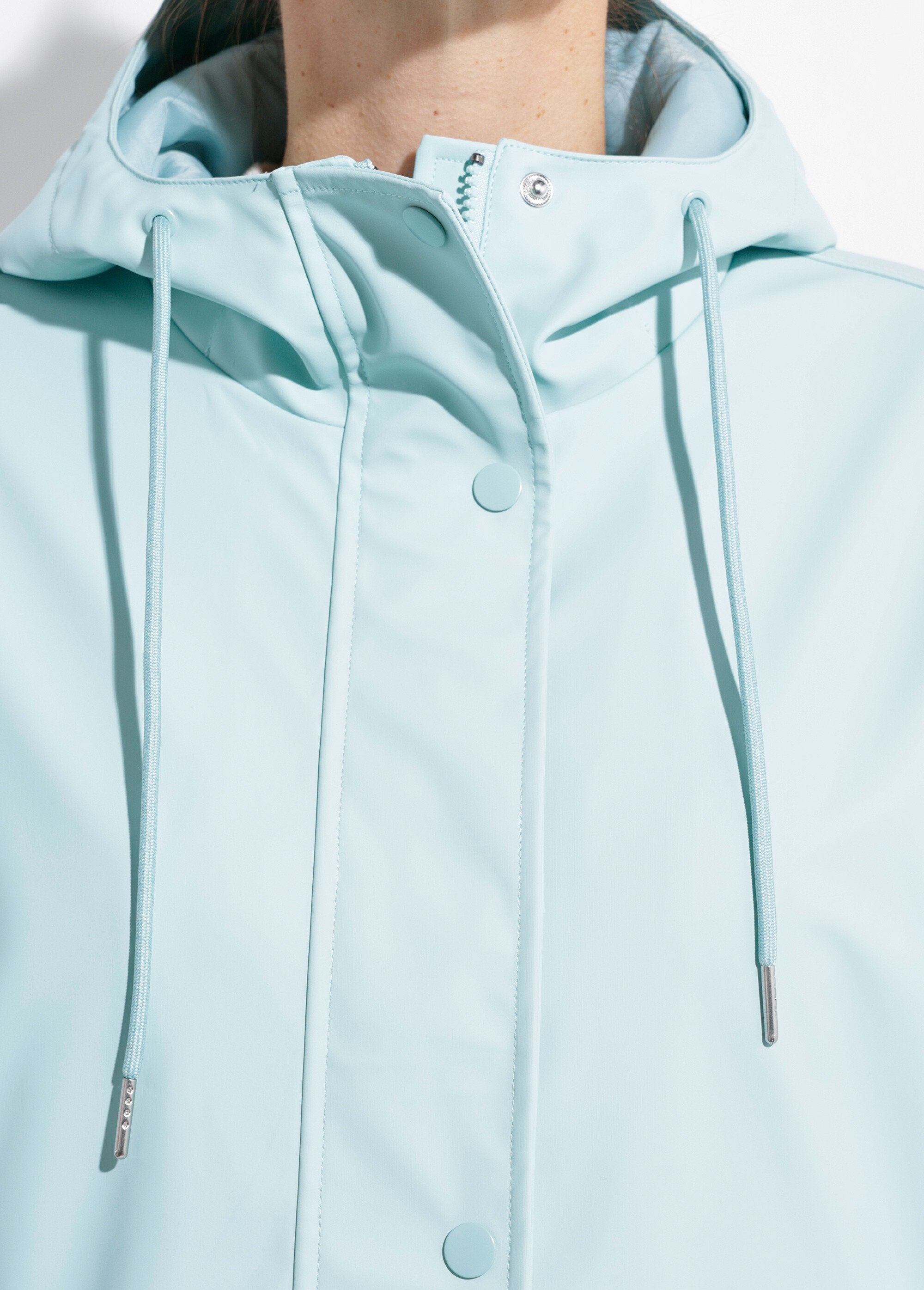 Parka_con_capucha_y_cremallera_repelente_al_agua_Opalino_DE2_slim