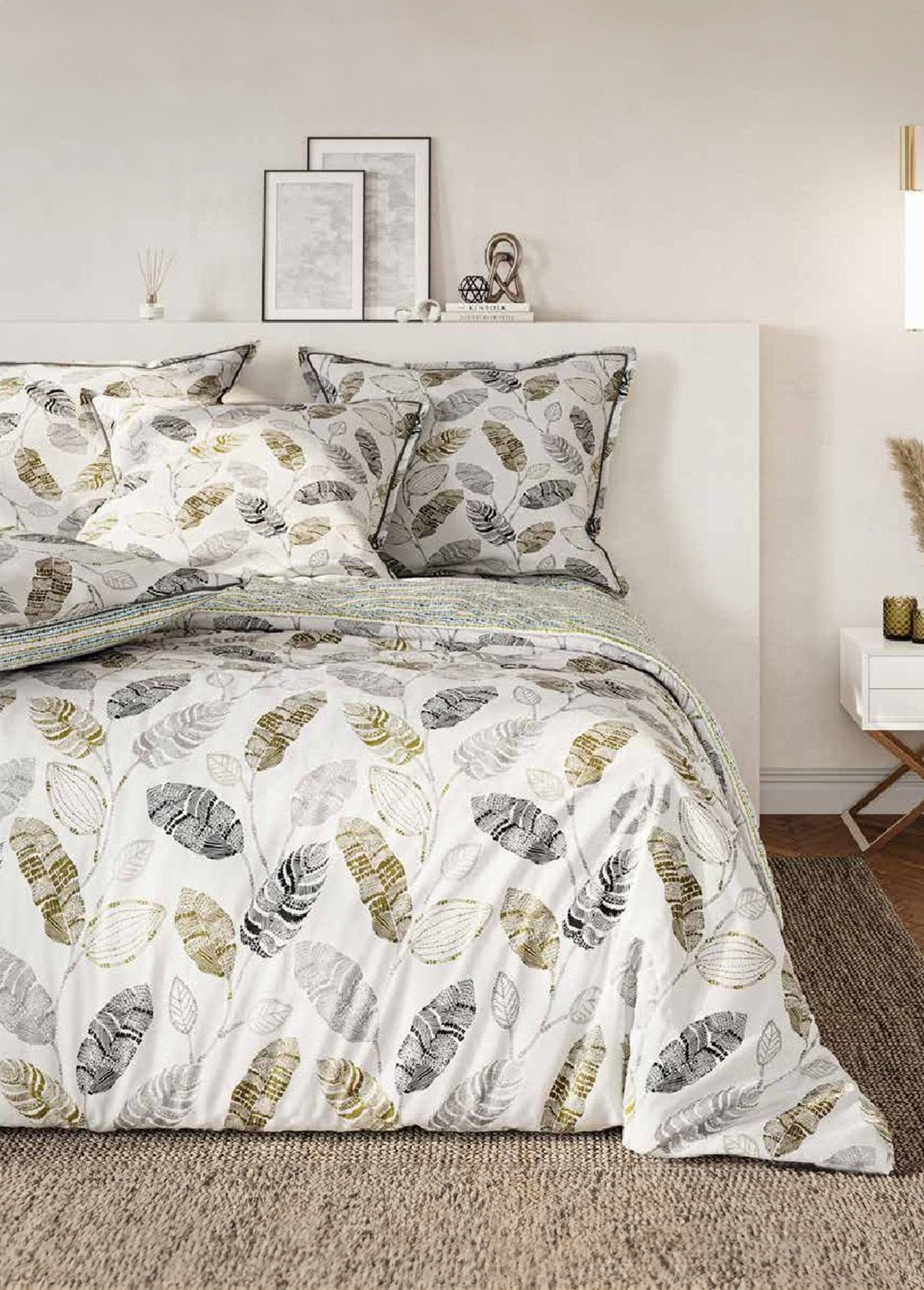 Parure_de_lit_3_pièces_avec_housse_de_couette,_feuilles_Imprime_beige_FA1_slim