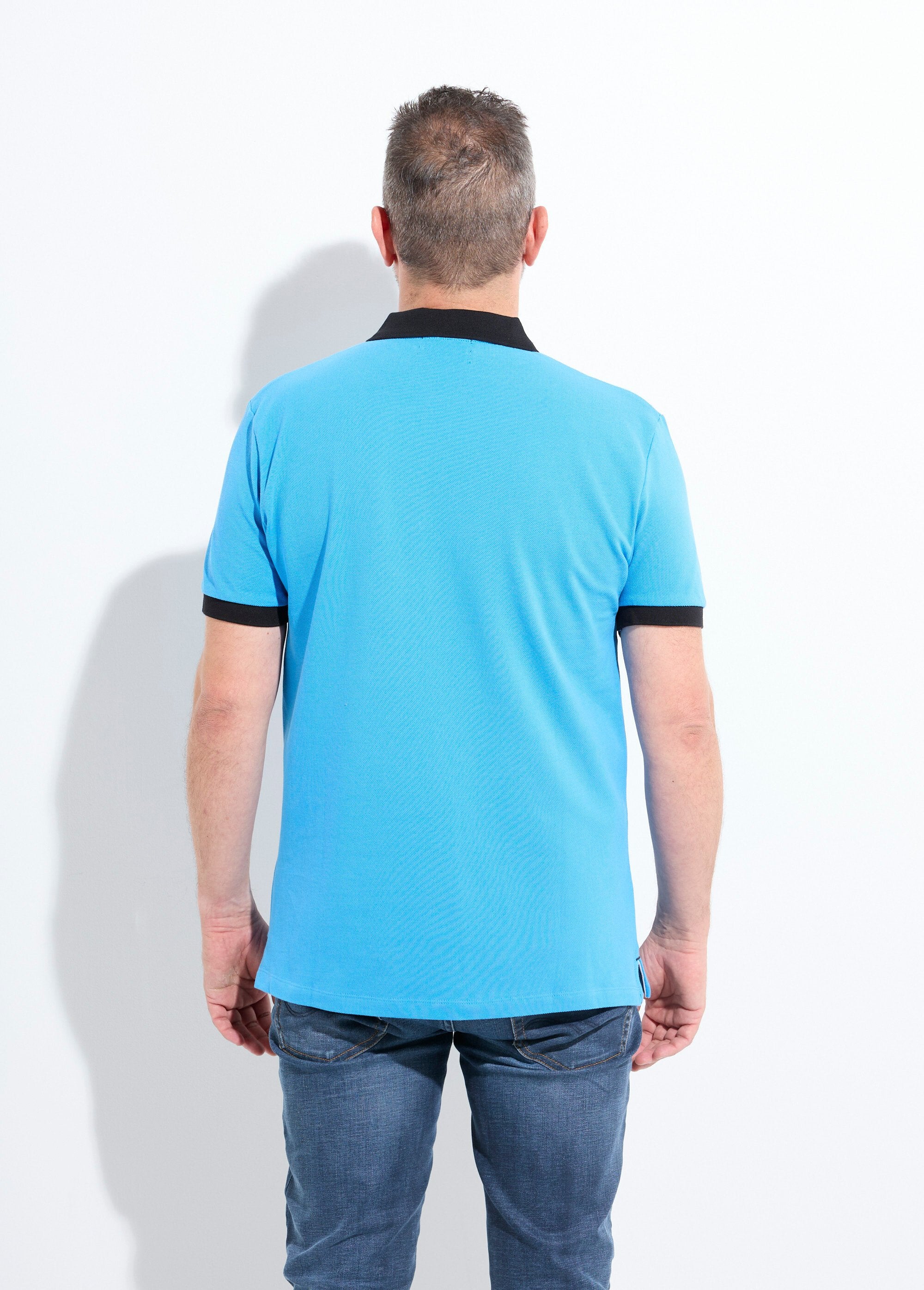 Polo_de_hombre_con_cuello_y_mangas_en_contraste._Azul_DO1_slim