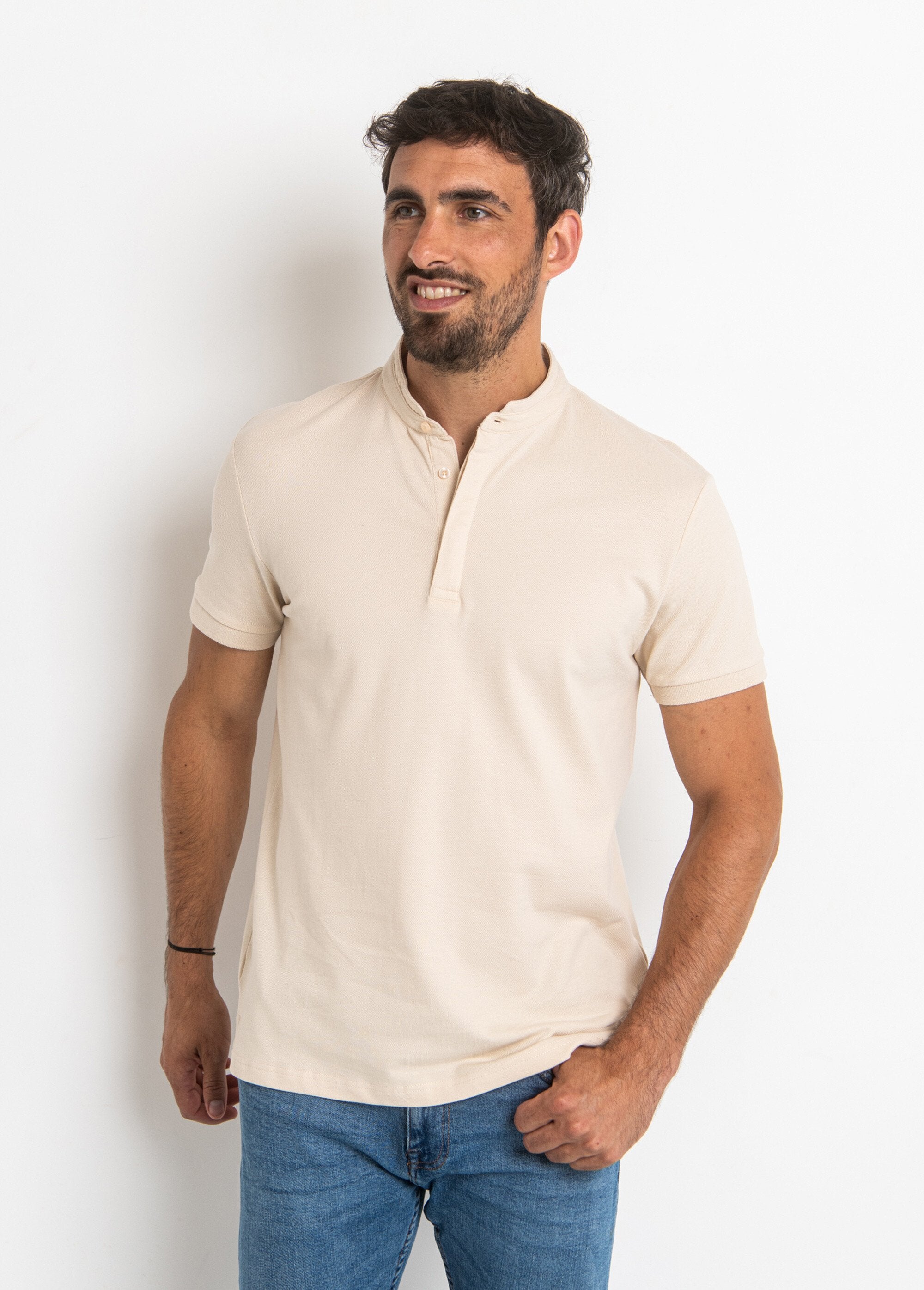 Polo_de_manga_corta_con_cuello_mao_Beige_FA1_slim