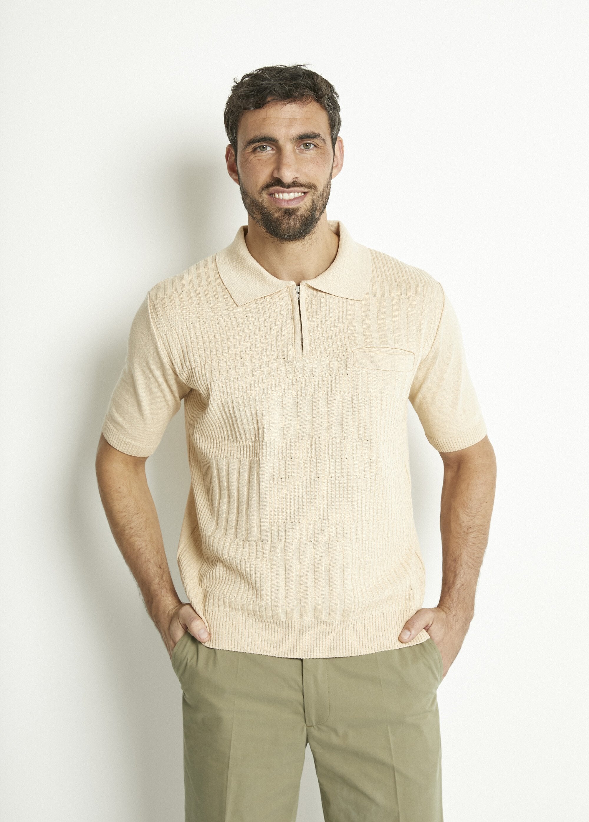 Polo_liso_de_manga_corta_de_algodón_cardado_con_cremallera_Beige_FA1_slim