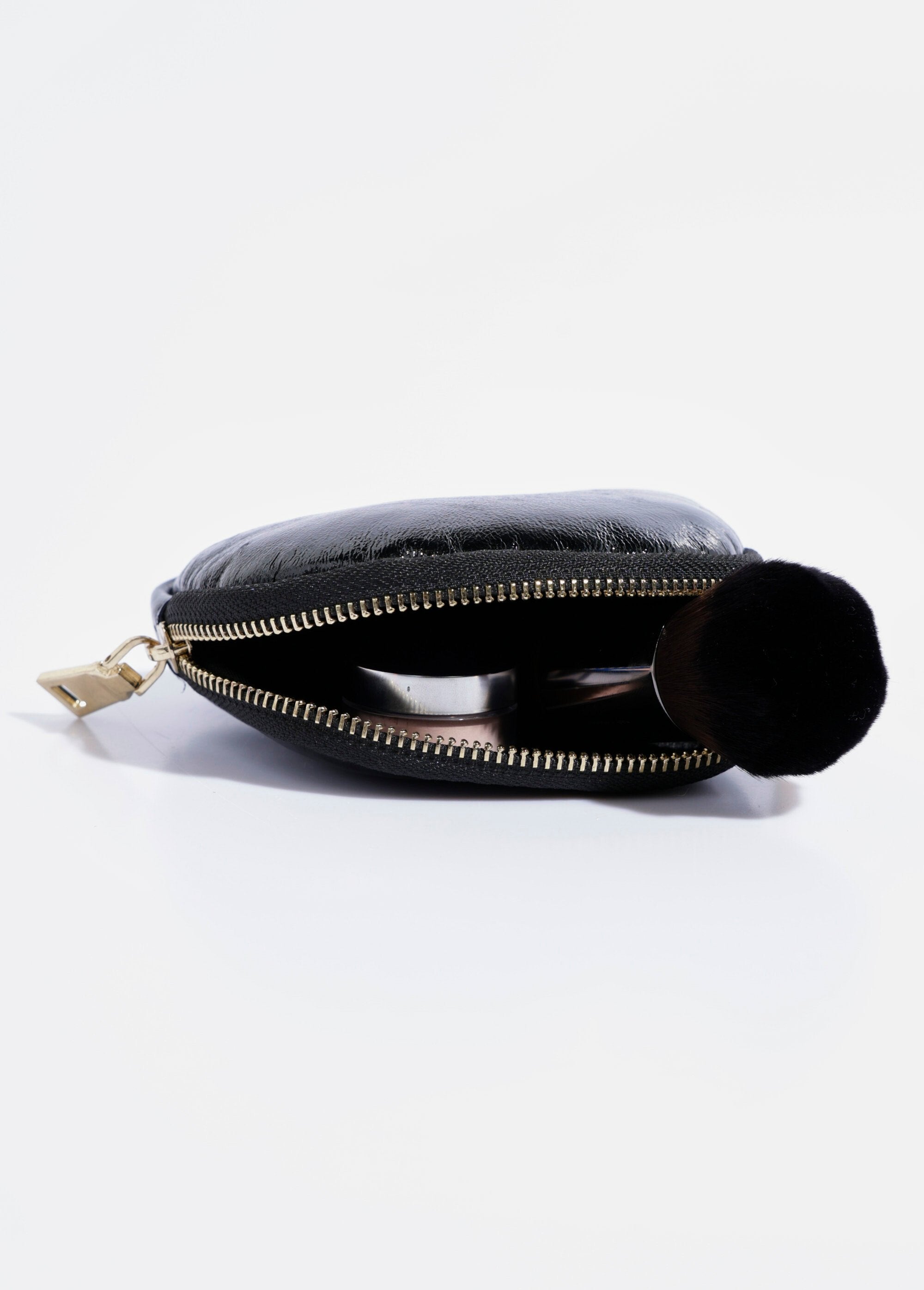 Monedero_de_media_luna_de_piel_brillante_Negro_DE1_slim