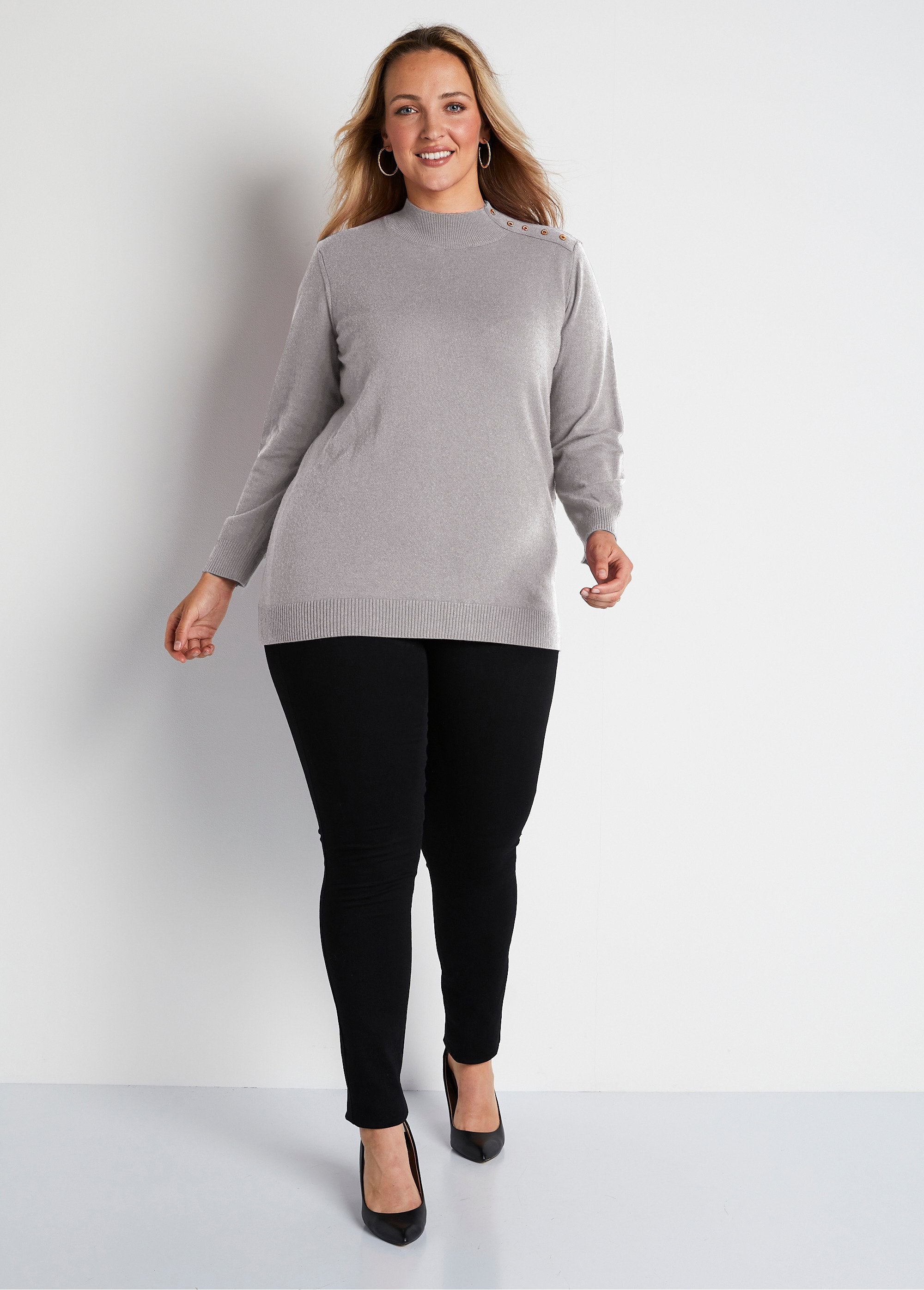 Jersey_con_fibras_recicladas,_lana_y_cashmere._Gris_SF1_curvy