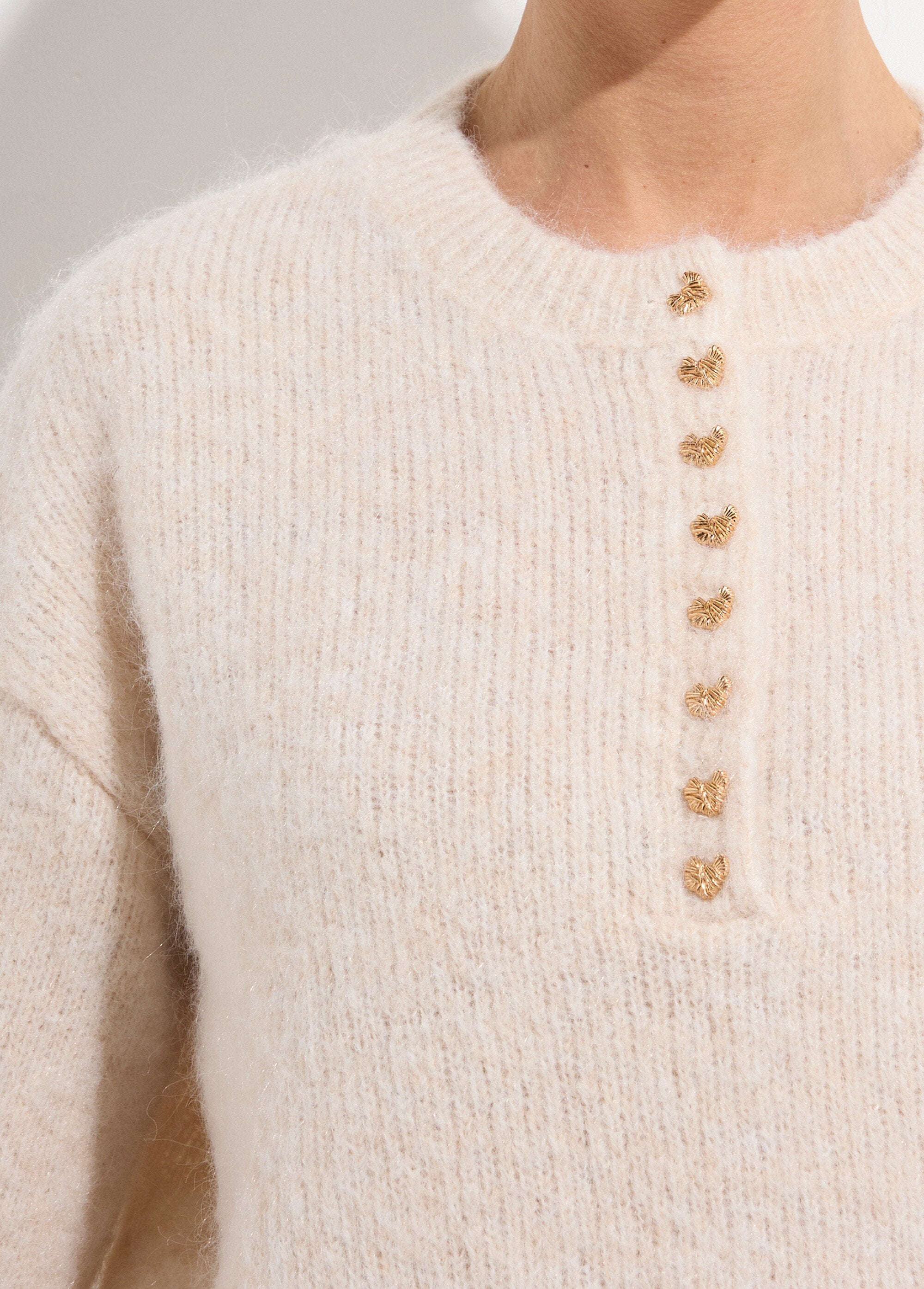 Pull_avec_laine_et_petits_boutons_métal_Beige_DE1_slim
