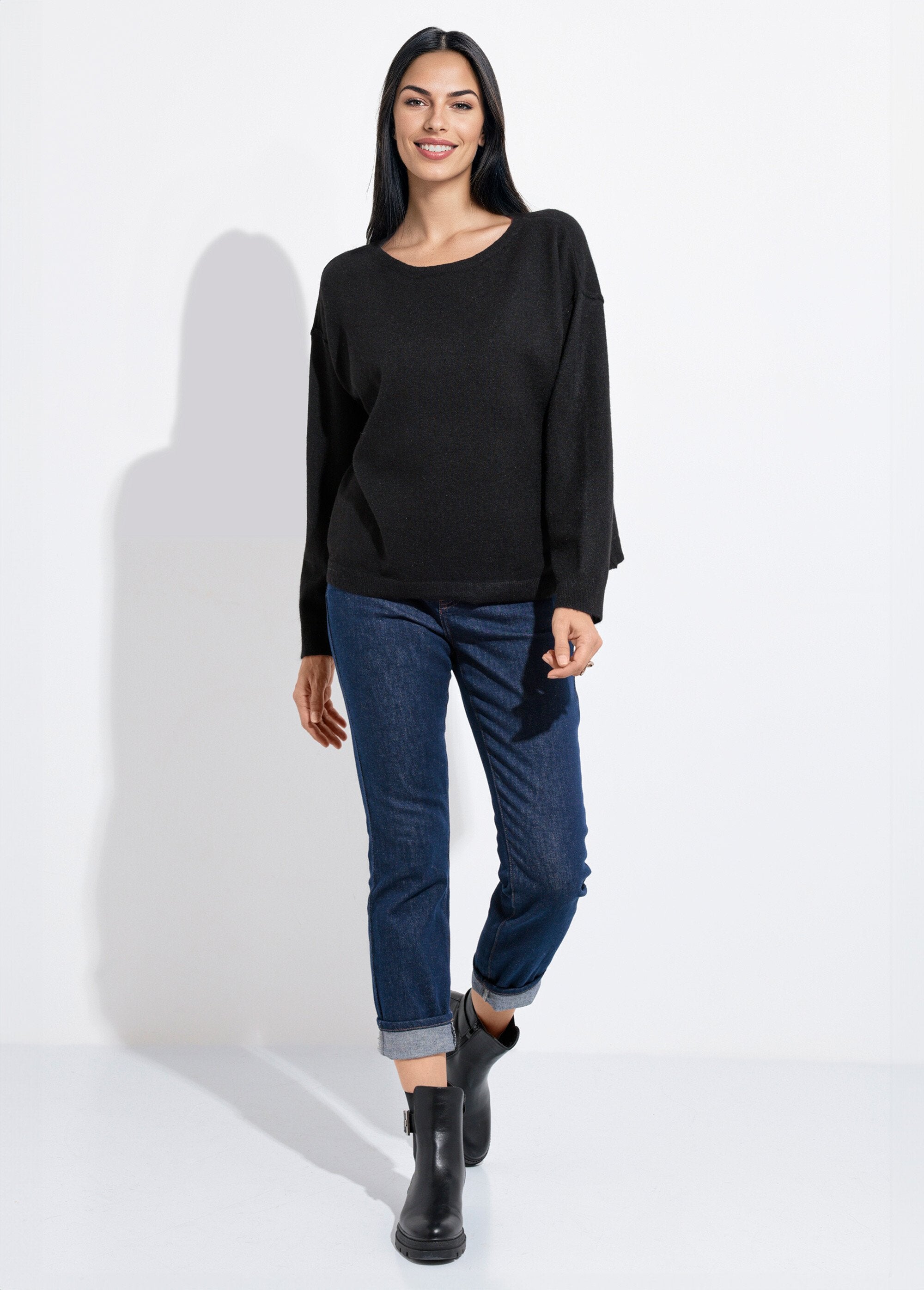 Suéter_cálido_de_cuello_redondo_con_lana._Negro_SF1_slim