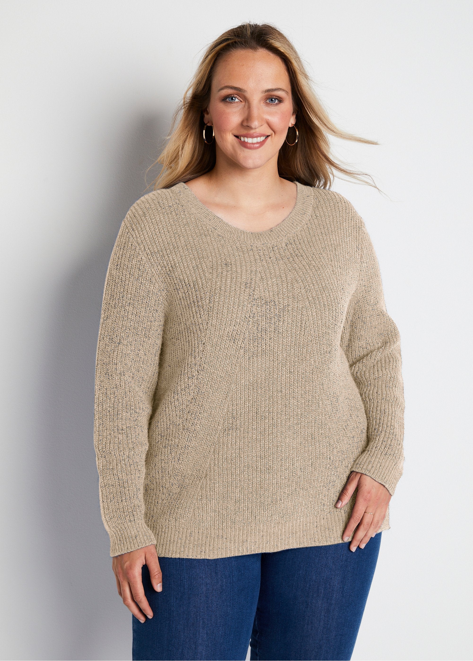 Jersey_de_punto_con_lana_y_pedrería,_cuello_redondo_Beige_FA1_curvy