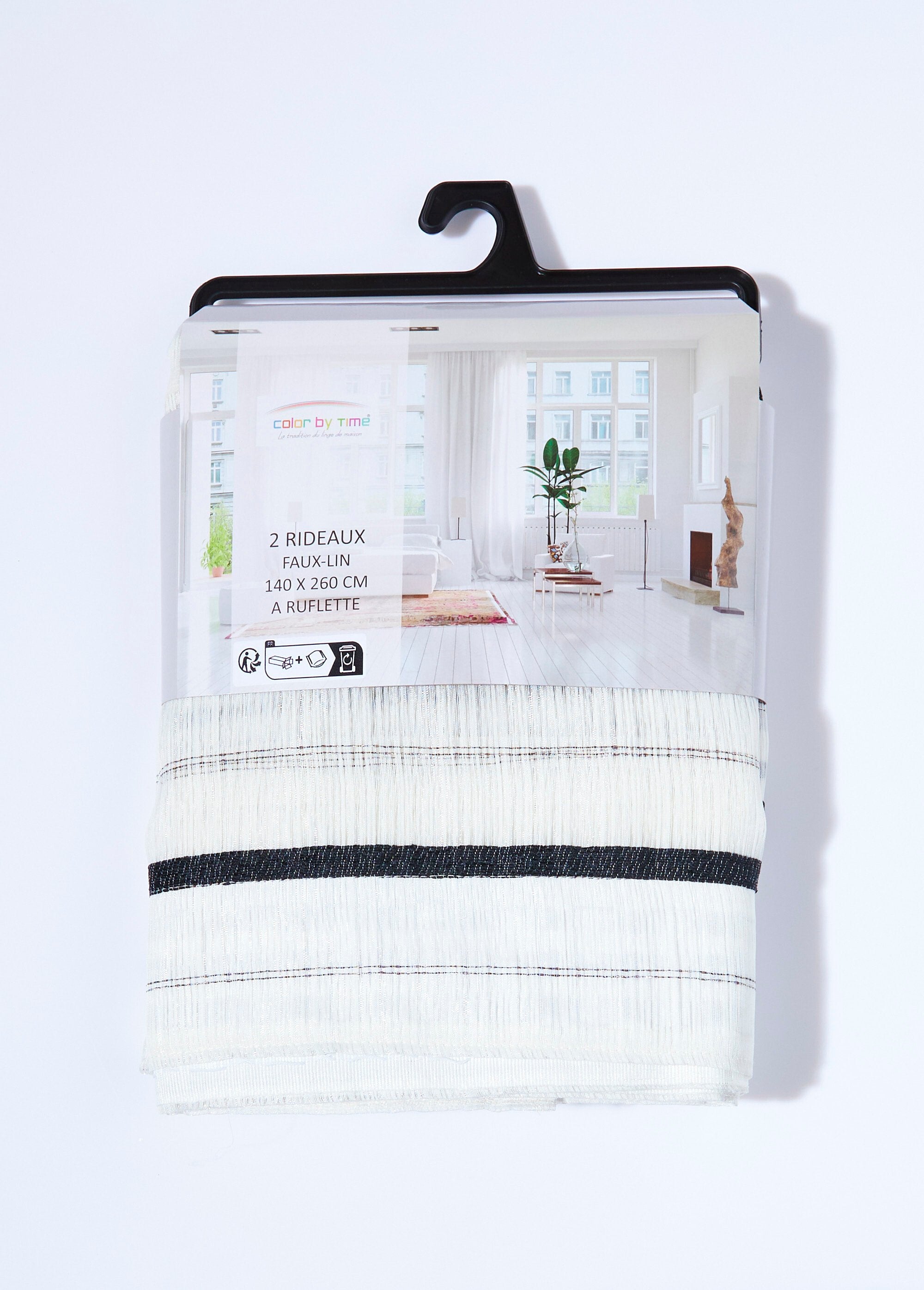 Cortina_de_un_solo_panel_con_ribete_fruncido_en_dos_tonos_Raya_negra_DE2_slim