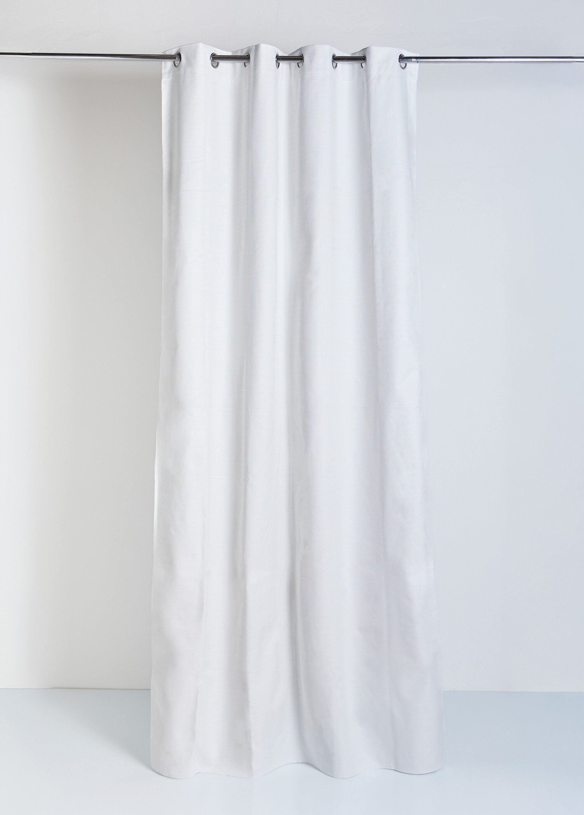 Cortina_opaca,_1_panel,_ojales_Blanco_FA1_slim