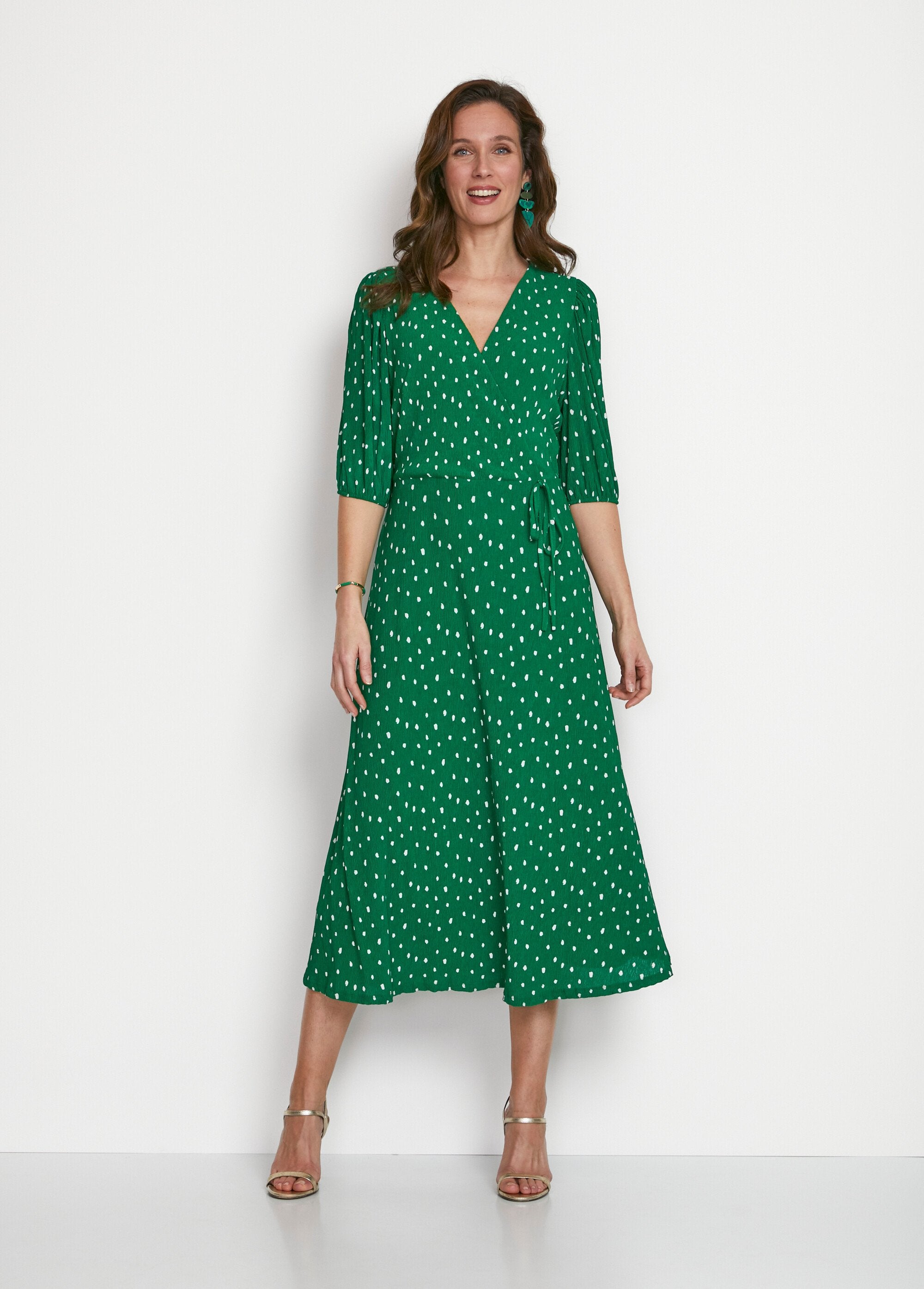 Vestido_midi_cruzado_de_lunares_verde_y_blanco_FA1_slim