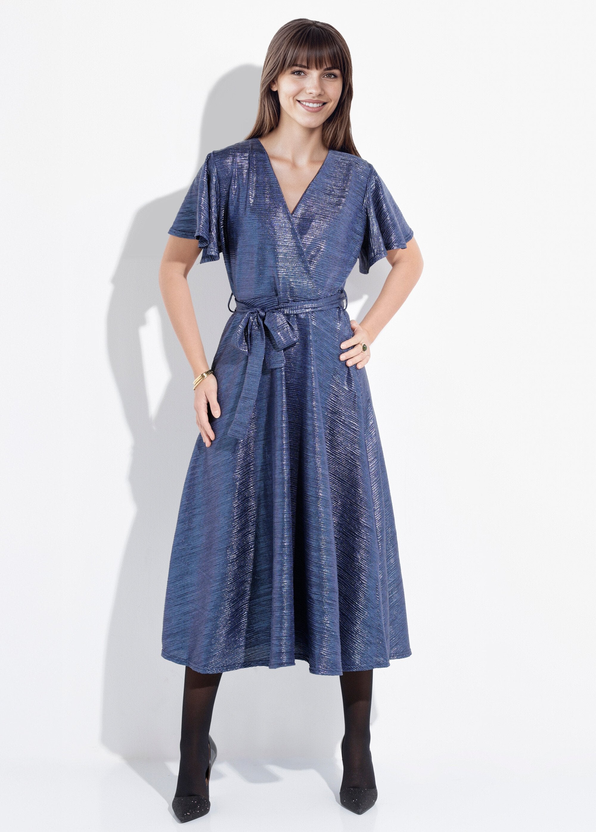 Vestido_largo_y_brillante_con_mangas_de_mariposa_azul_medianoche_FA1_slim