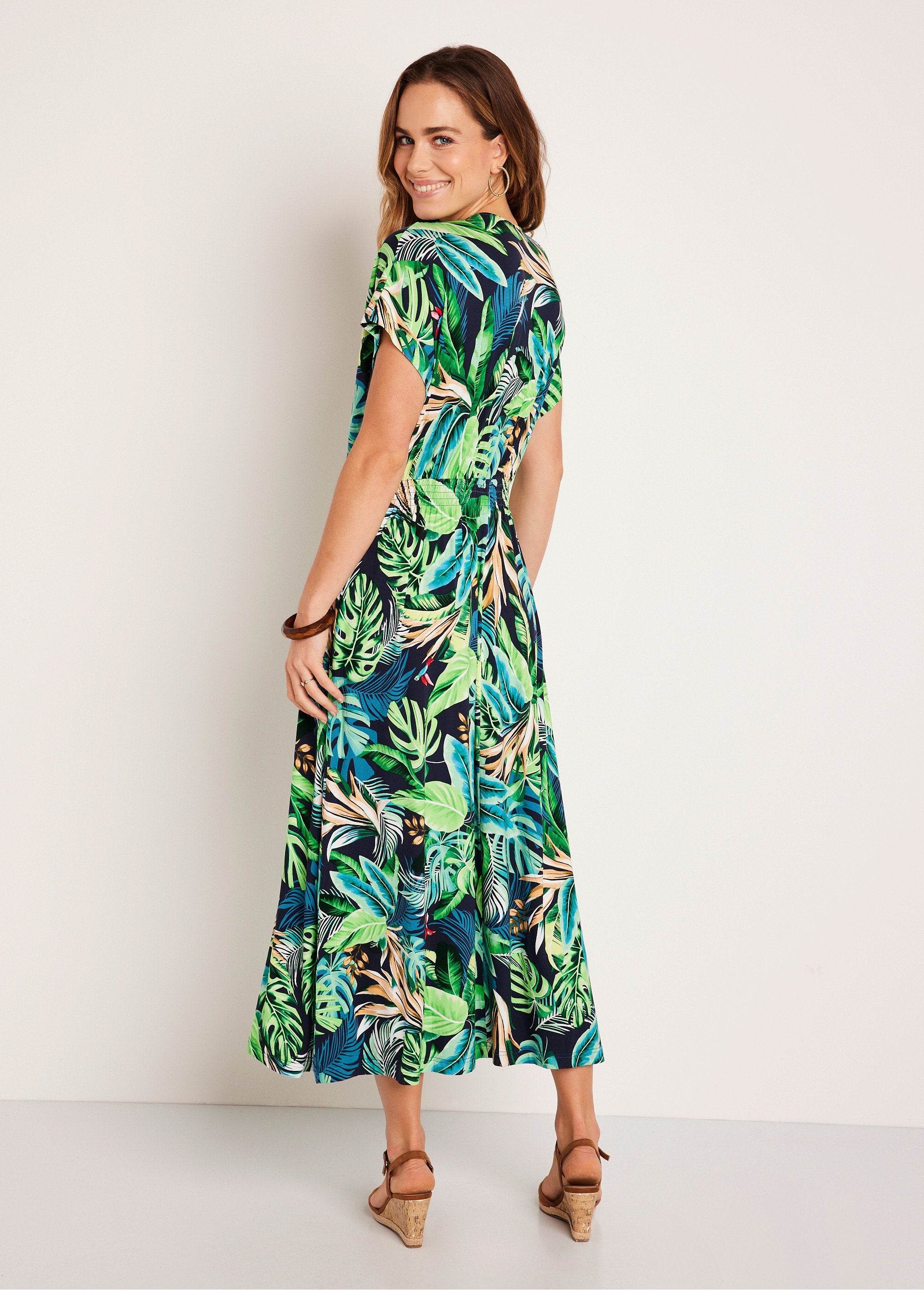 Vestido_largo_evasé_estampado_tropical_diablillo_verde_DO1_slim