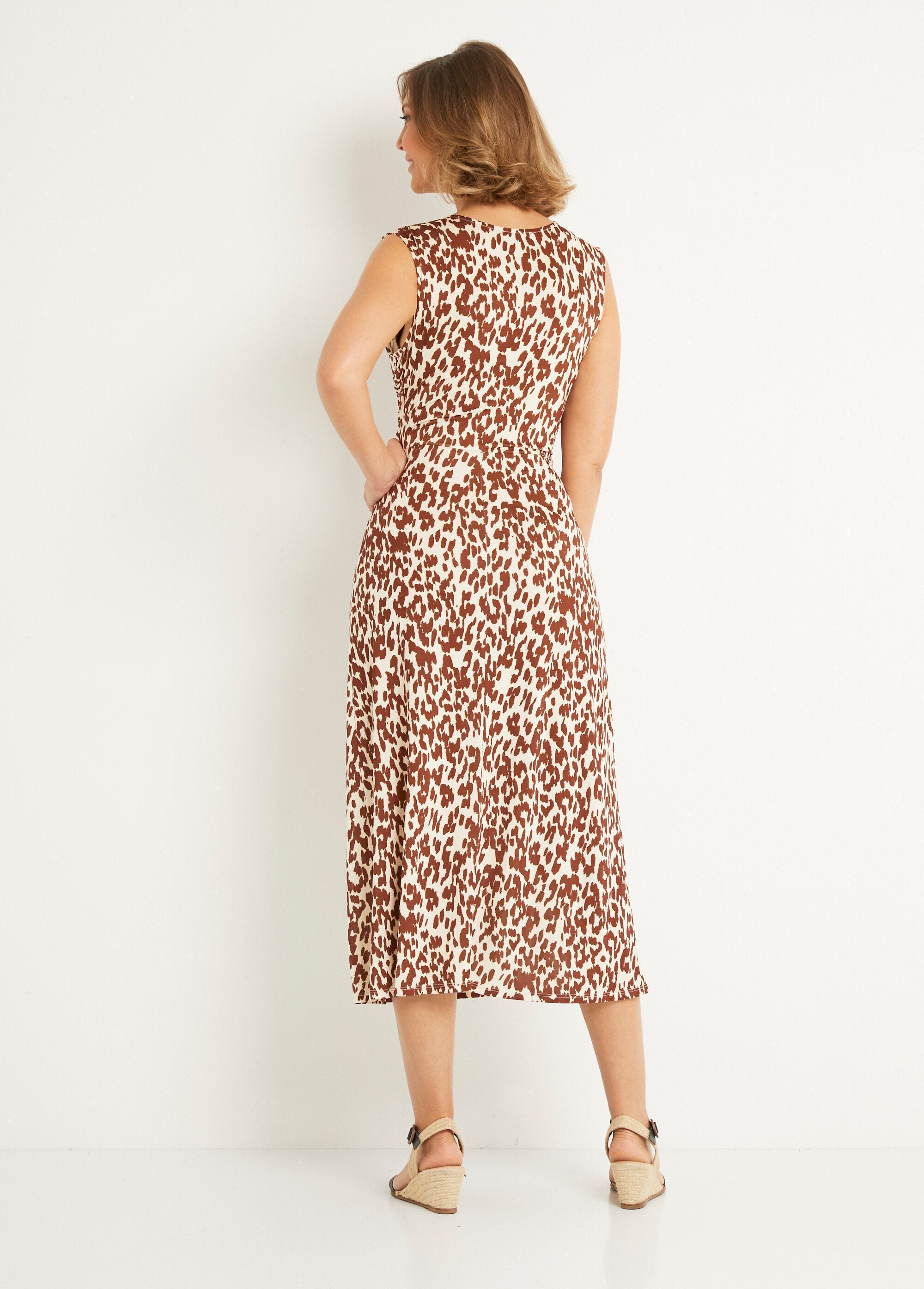 Maxivestido_drapeado_con_estampado_animal_Beige_leopard_DO1_slim