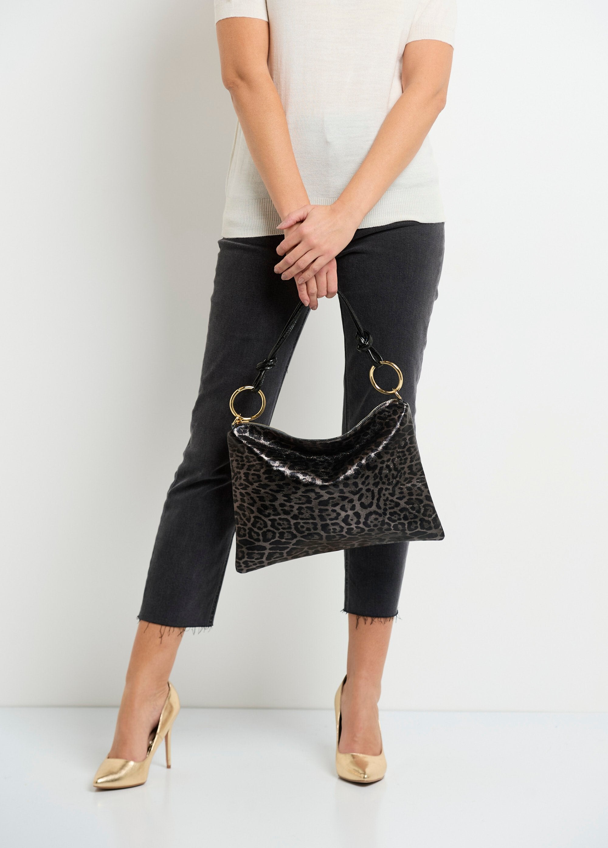 Bolso_de_piel_brillante_con_estampado_de_leopardo_Gris_leopard_FA1_slim