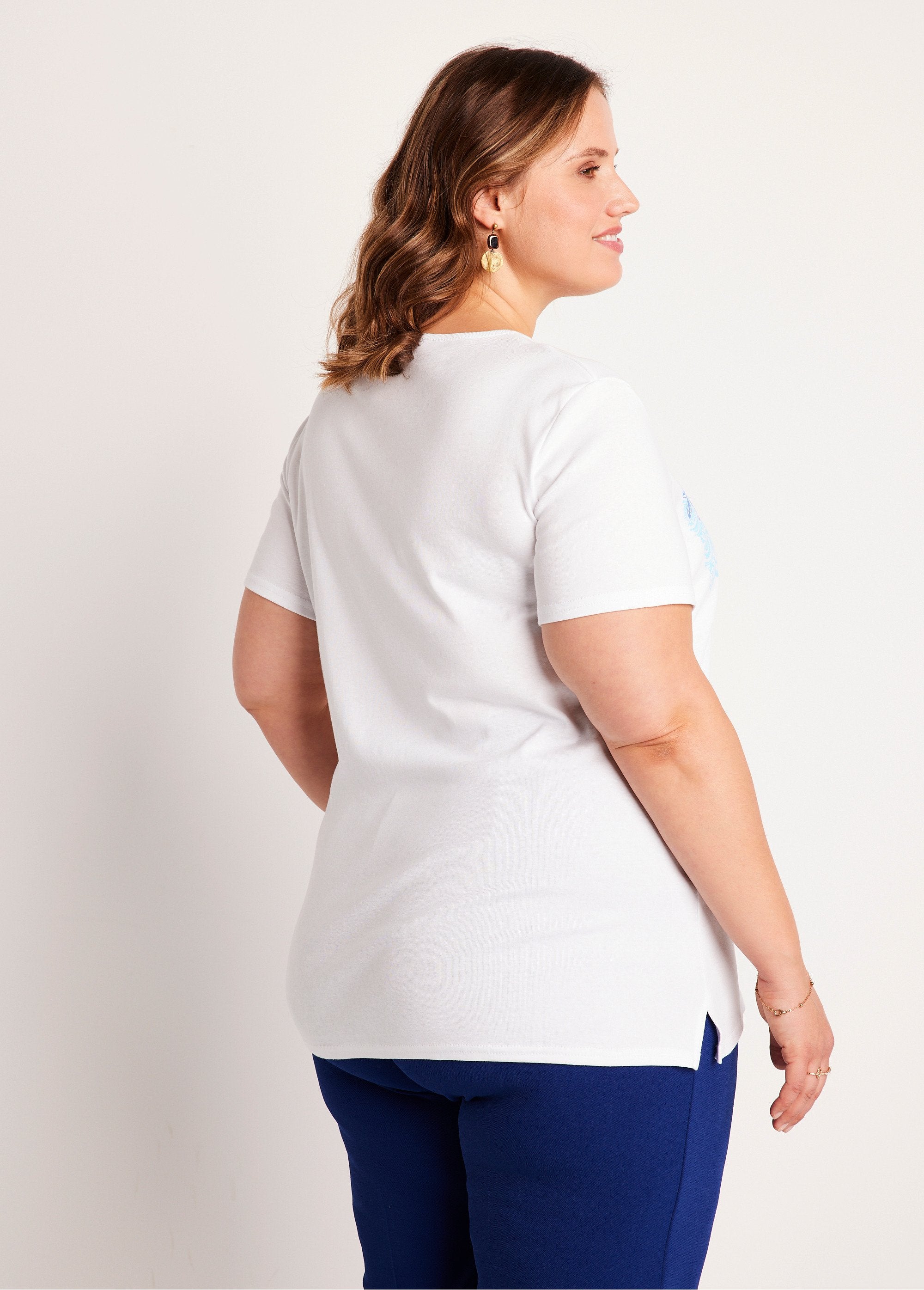 Camiseta_larga_estampada_Blanco,_Blanca_DO1_curvy