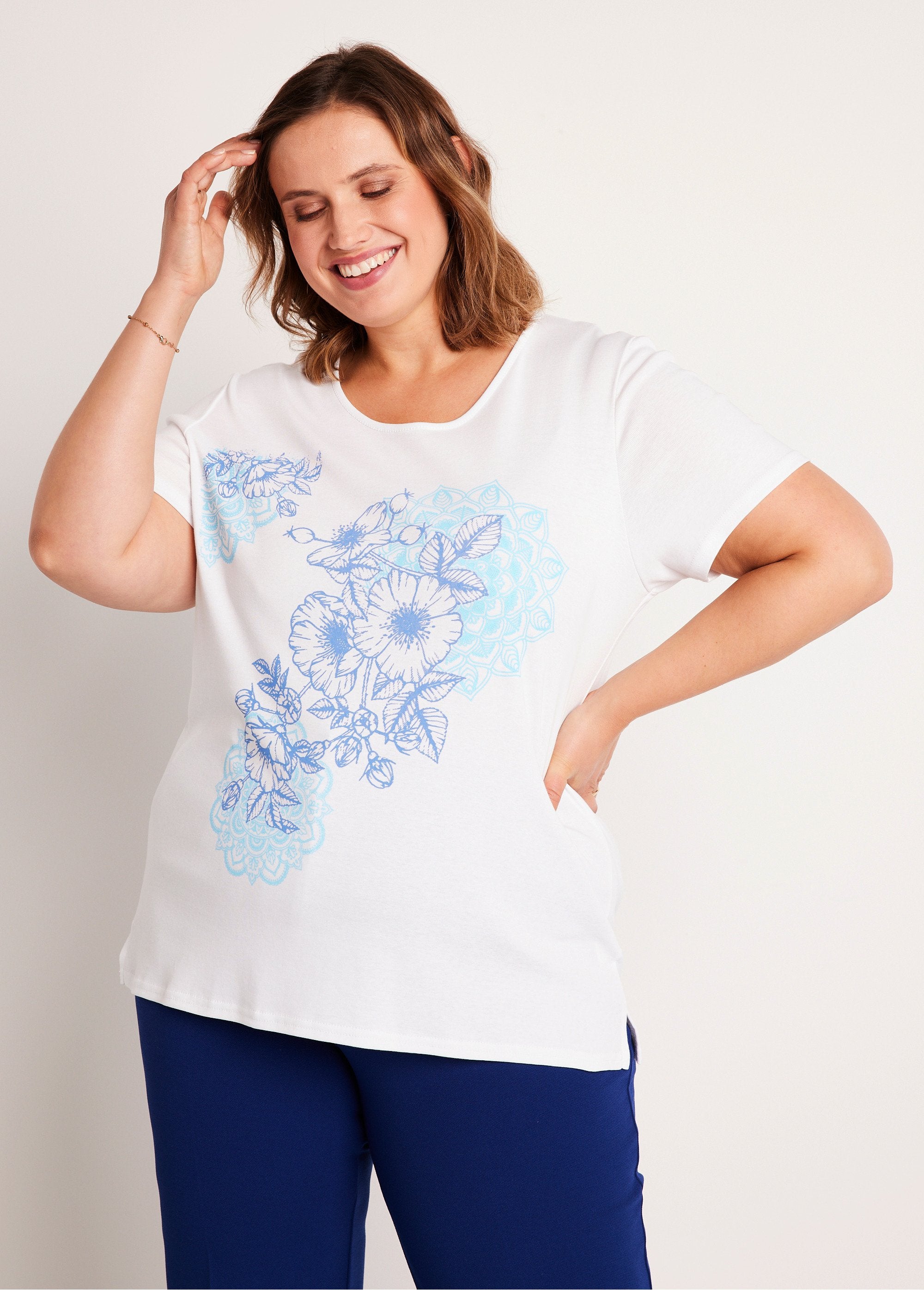 Camiseta_larga_estampada_Blanco,_Blanca_FA1_curvy