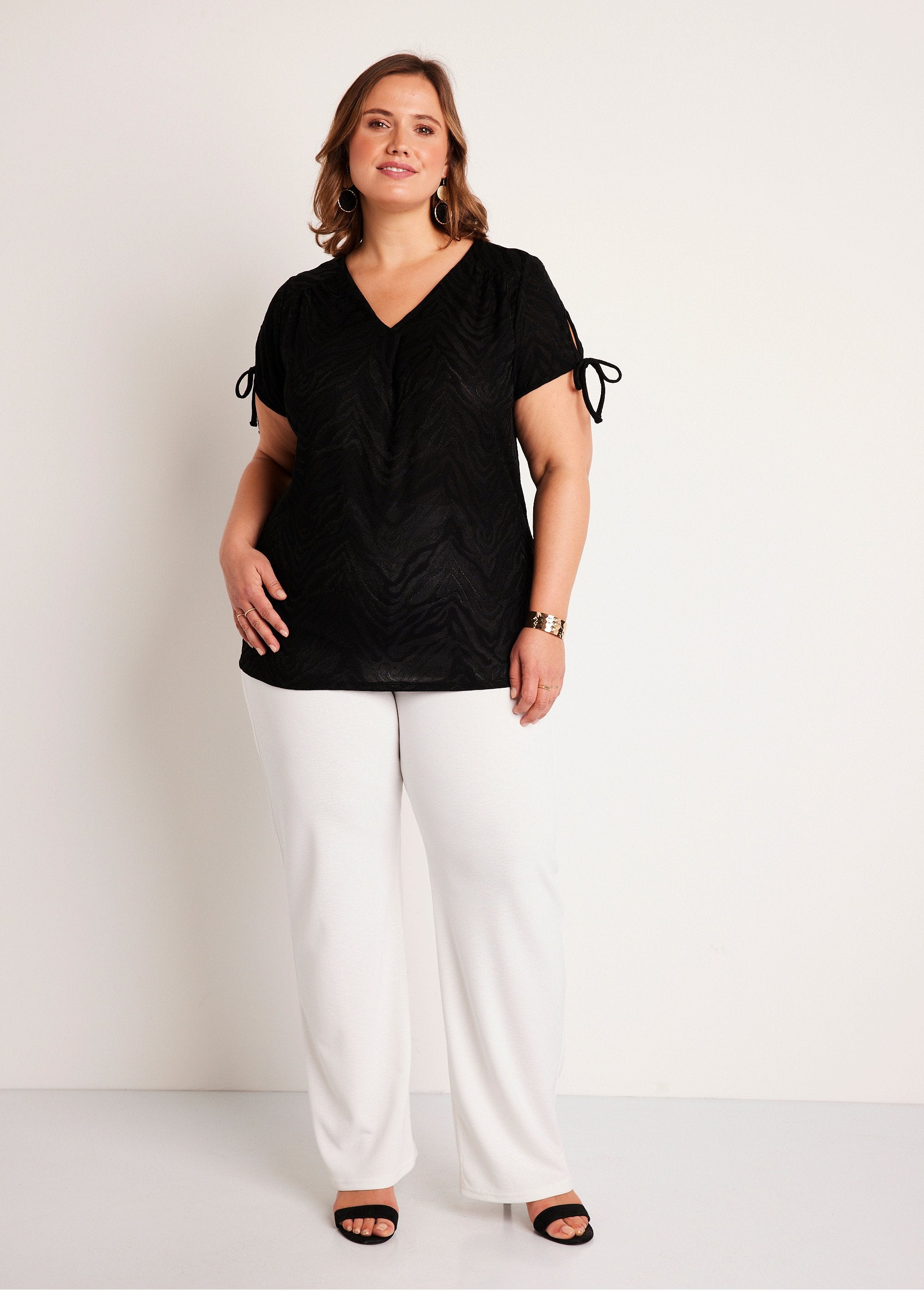 Camiseta_larga_holgada_cuello_pico_Negro_SF1_curvy