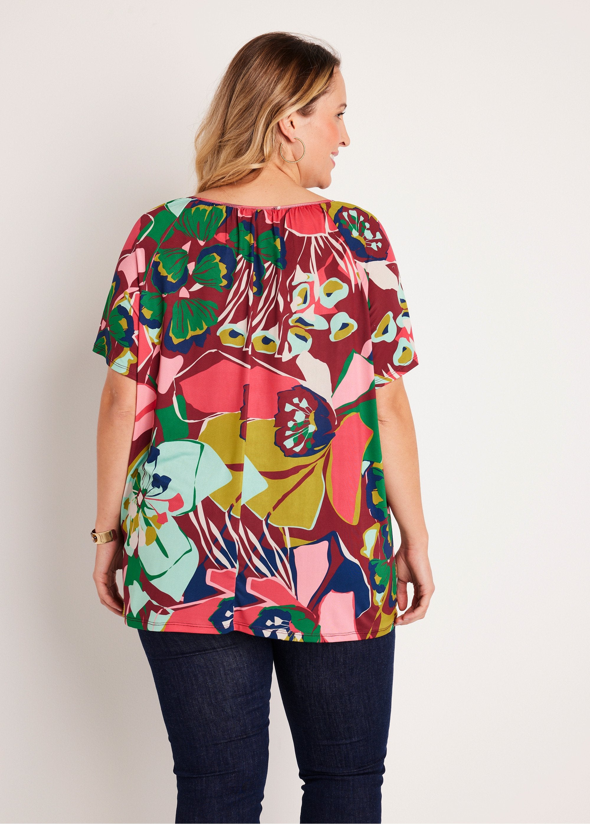 Camiseta_larga_holgada_lisa_o_floral_rosa_y_verde_DO1_curvy