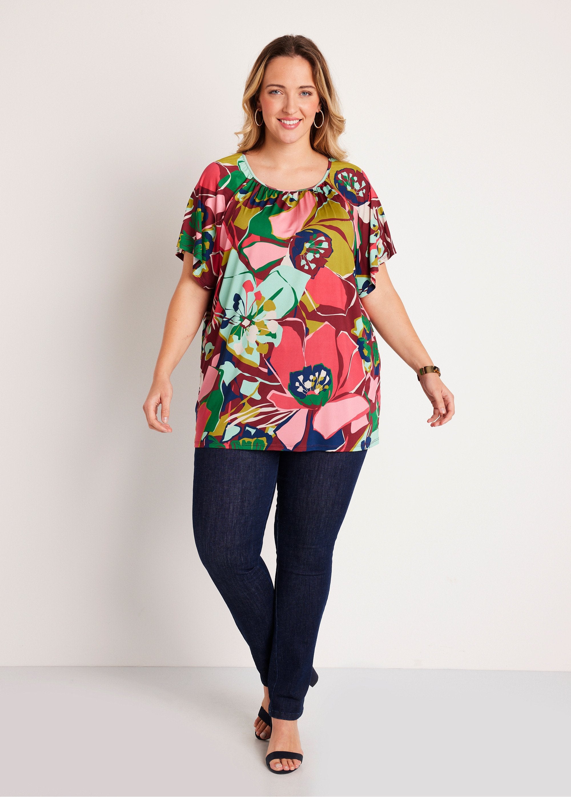 Camiseta_larga_holgada_lisa_o_floral_rosa_y_verde_SF1_curvy