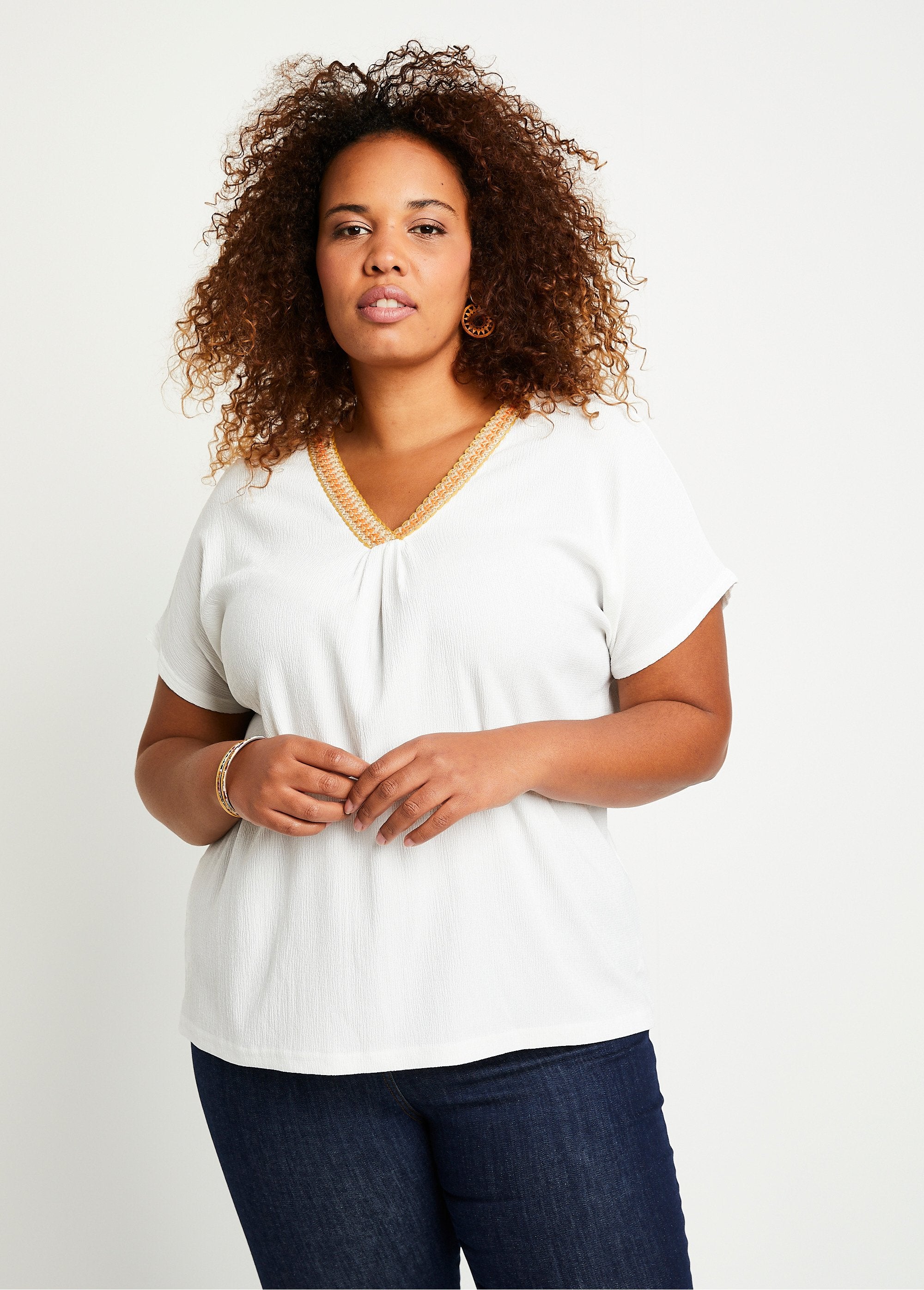 Camiseta_larga_holgada_lisa_bordada_Blanco,_Blanca_FA1_curvy