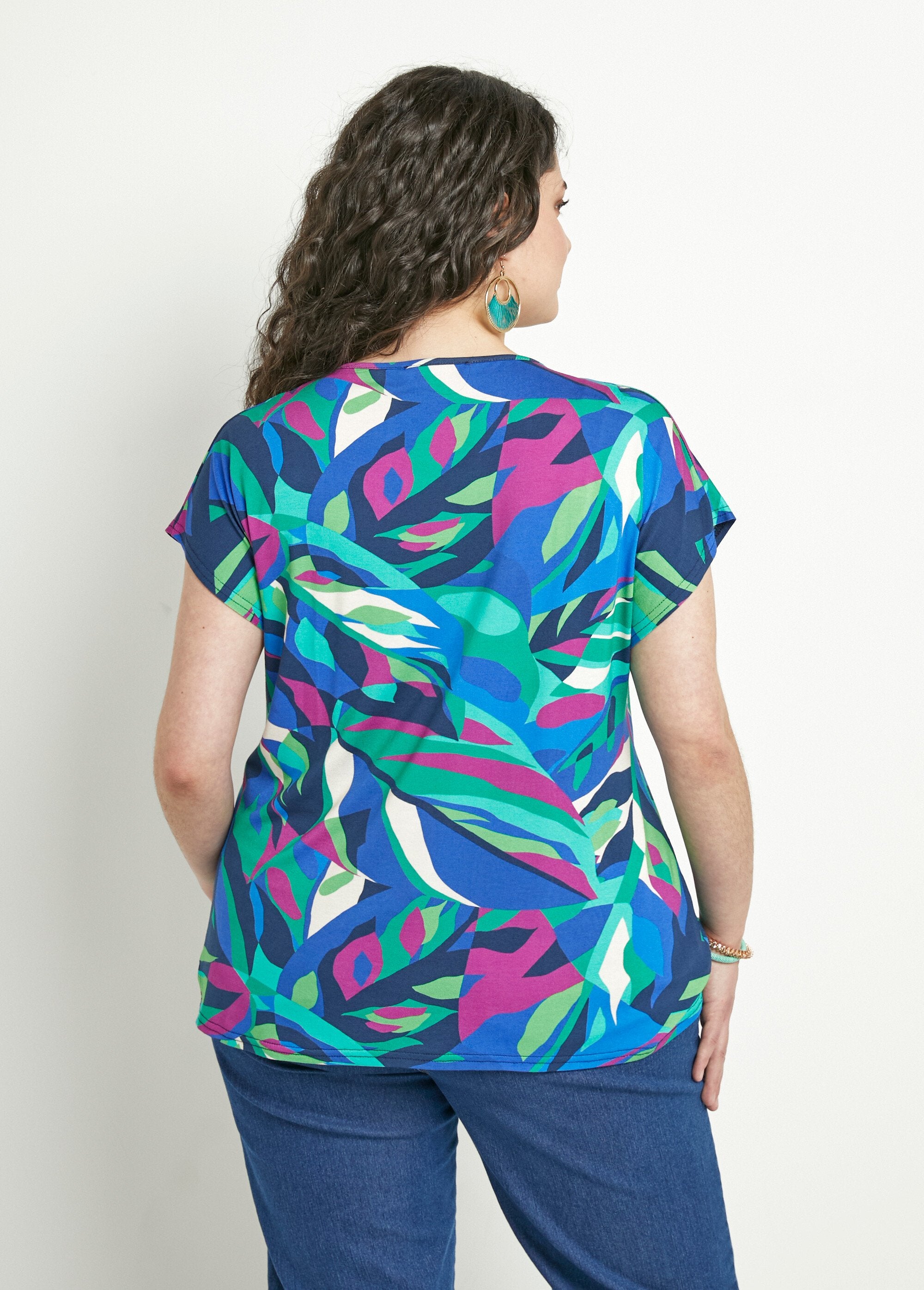 Camiseta_larga_lisa_o_estampada_de_cuello_redondo_y_manga_corta_Multicolor_DO1_curvy