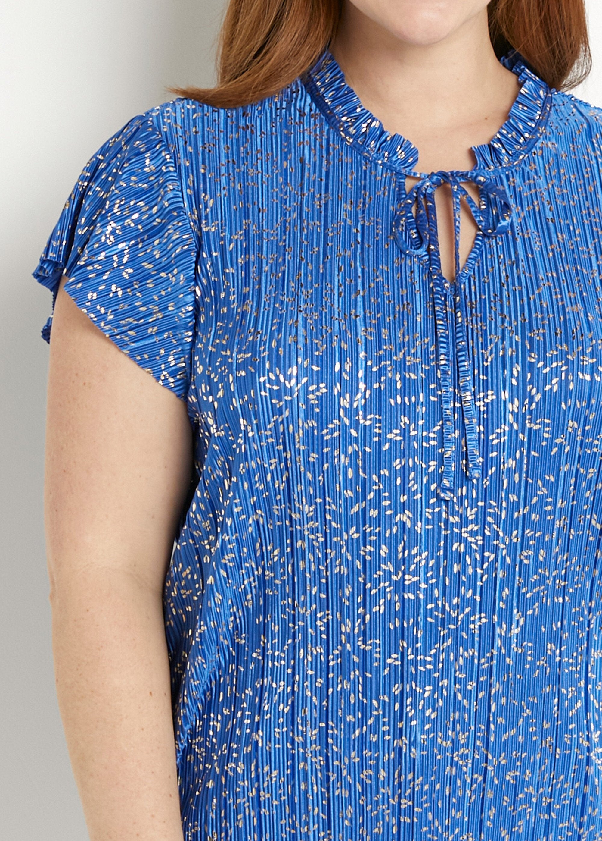 Camiseta_larga_de_manga_corta_con_estampado_dorado_Azul_DE1_curvy