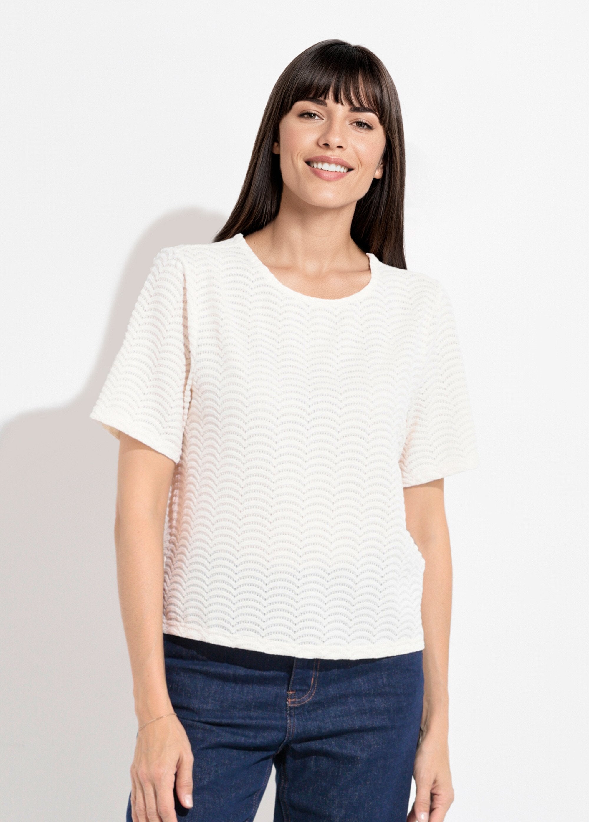Camiseta_de_malla_con_estampado_de_escamas_en_relieve_Beige_FA1_slim