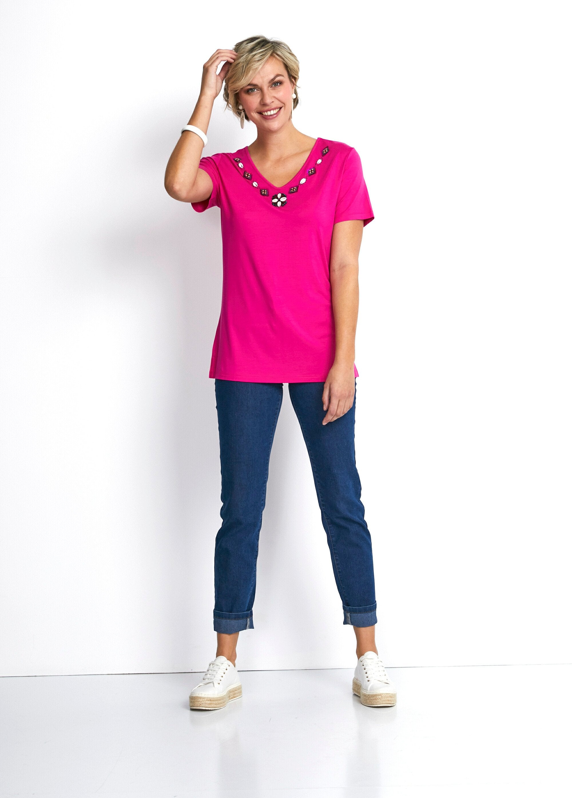 Camiseta_joya_larga_con_cuello_en_V_Fucsia_SF1_slim