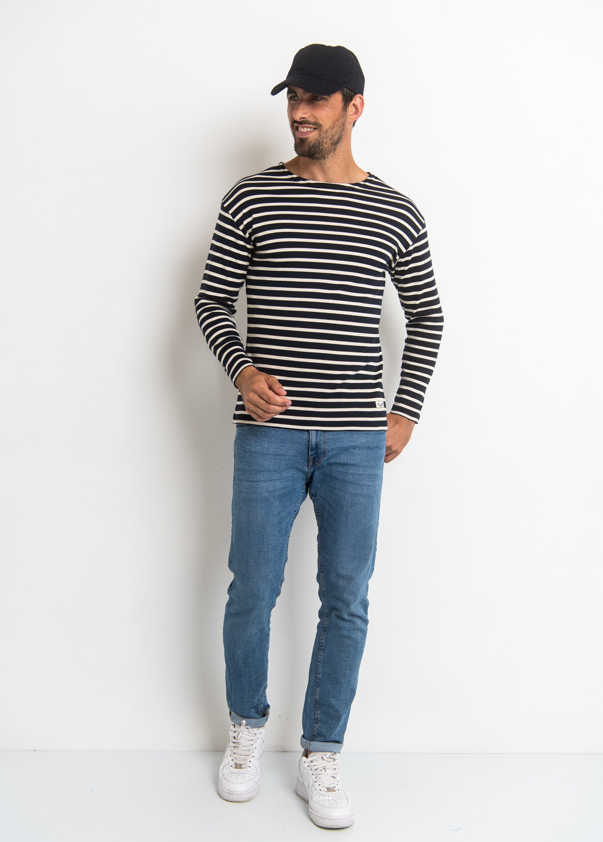 Top_marinero_de_rayas_con_manga_larga_y_cuello_redondo_Azul_marino_y_crudo_SF1_slim
