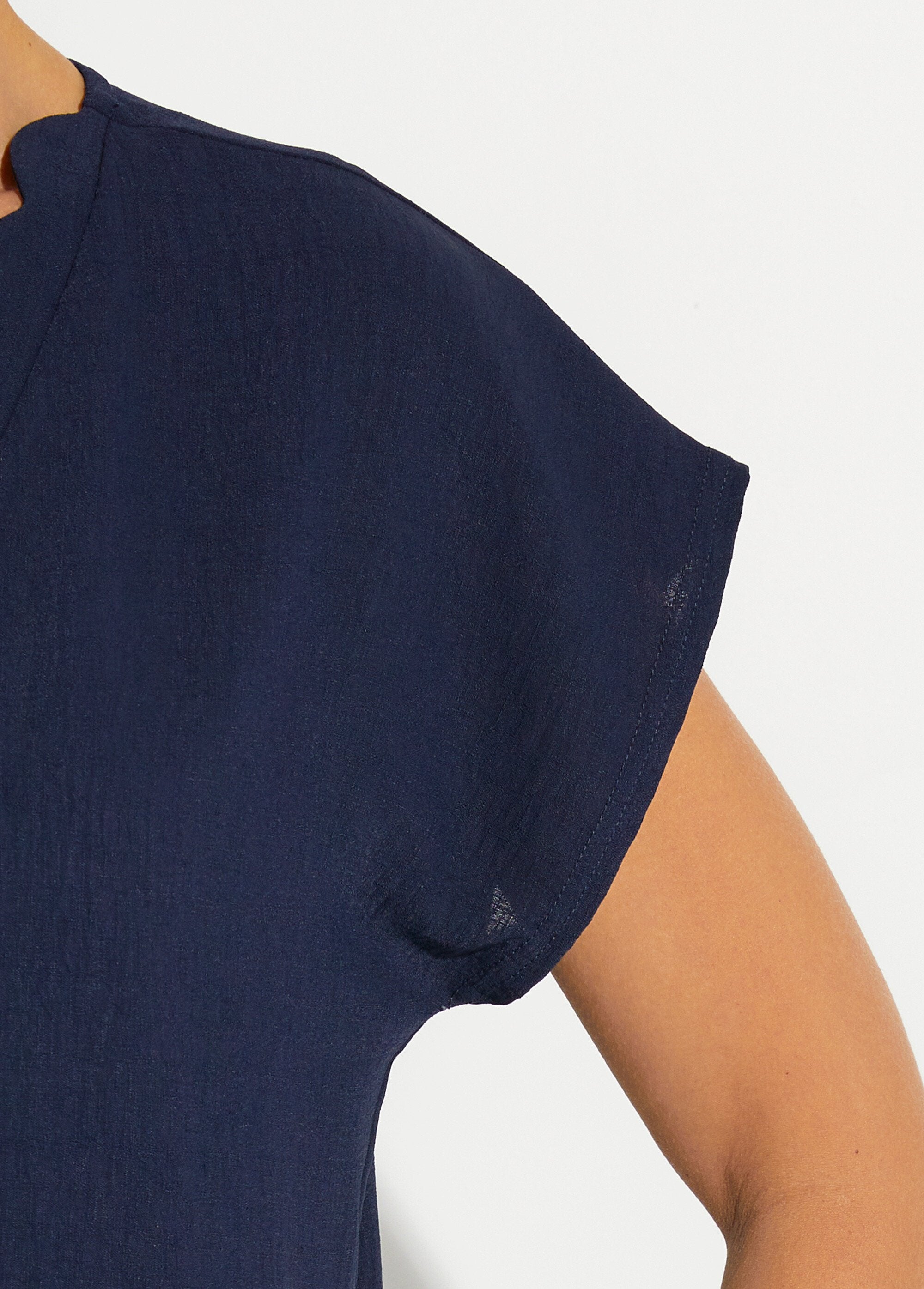 Top_manches_courtes_col_V_festonné_Marine_DE3_slim