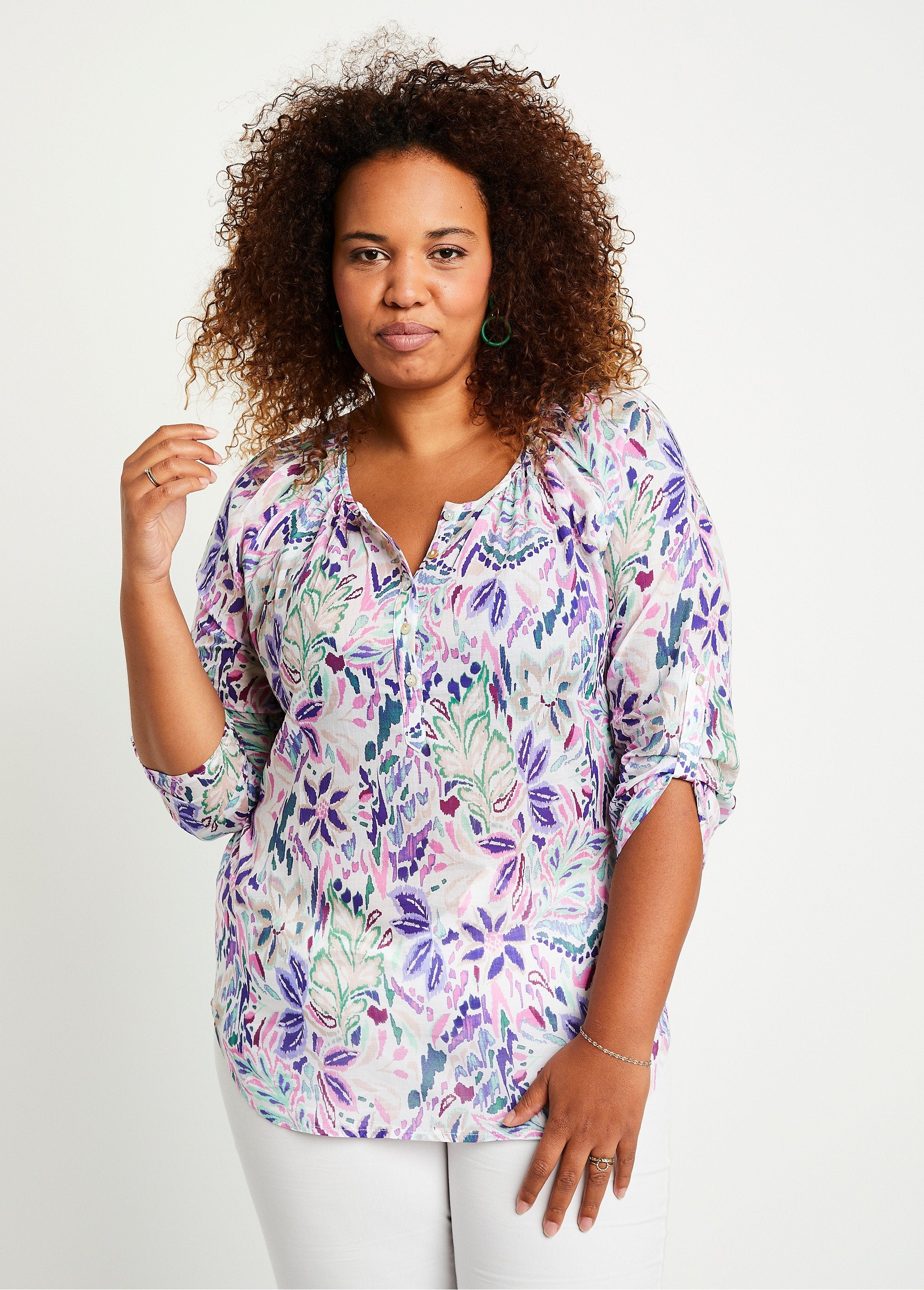 Túnica_con_estampado_paisley_y_botones_morado_y_rosa_FA1_curvy