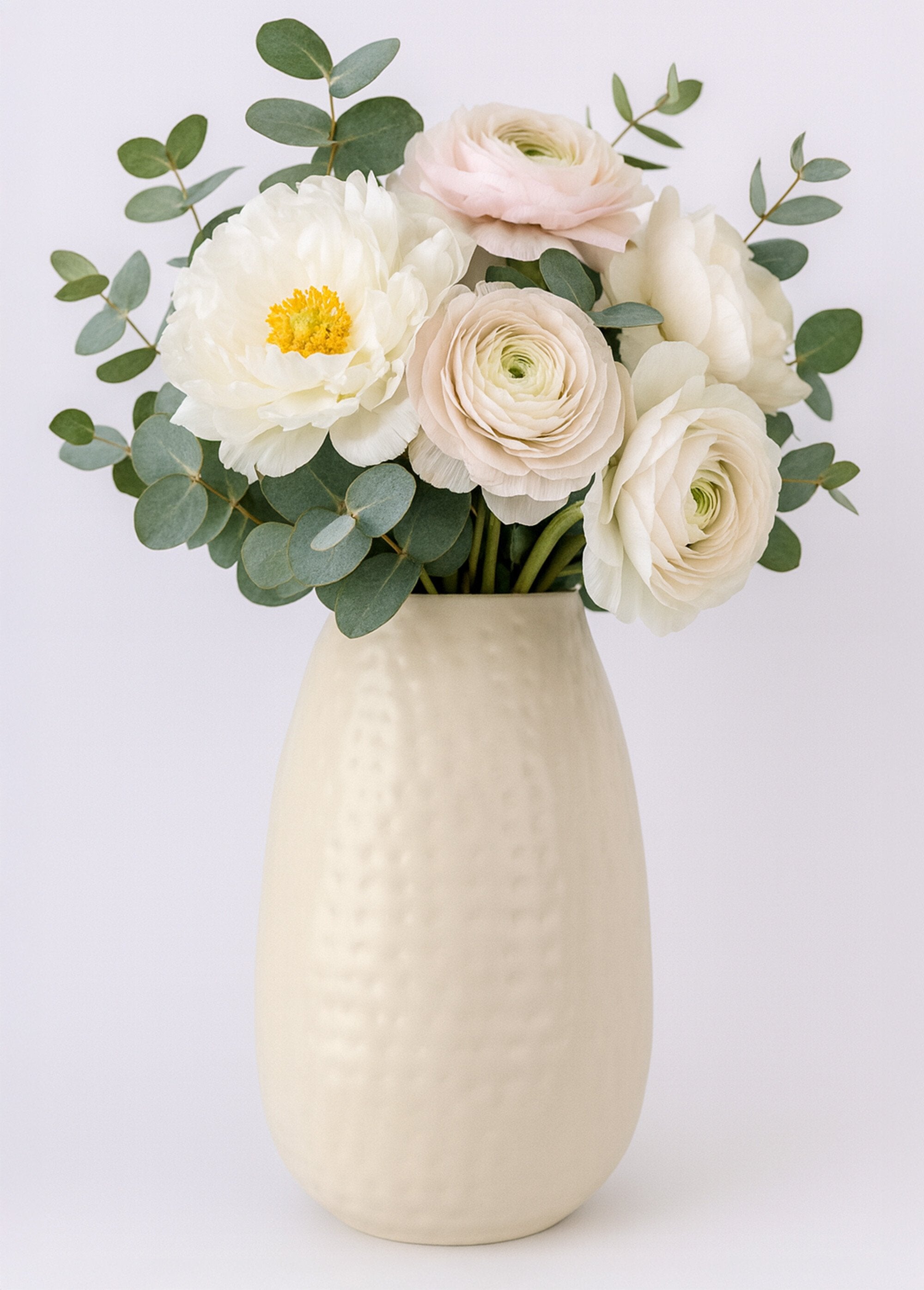 Jarrón_de_cerámica_ovalado_con_aspecto_martillado_Beige_DE1_slim