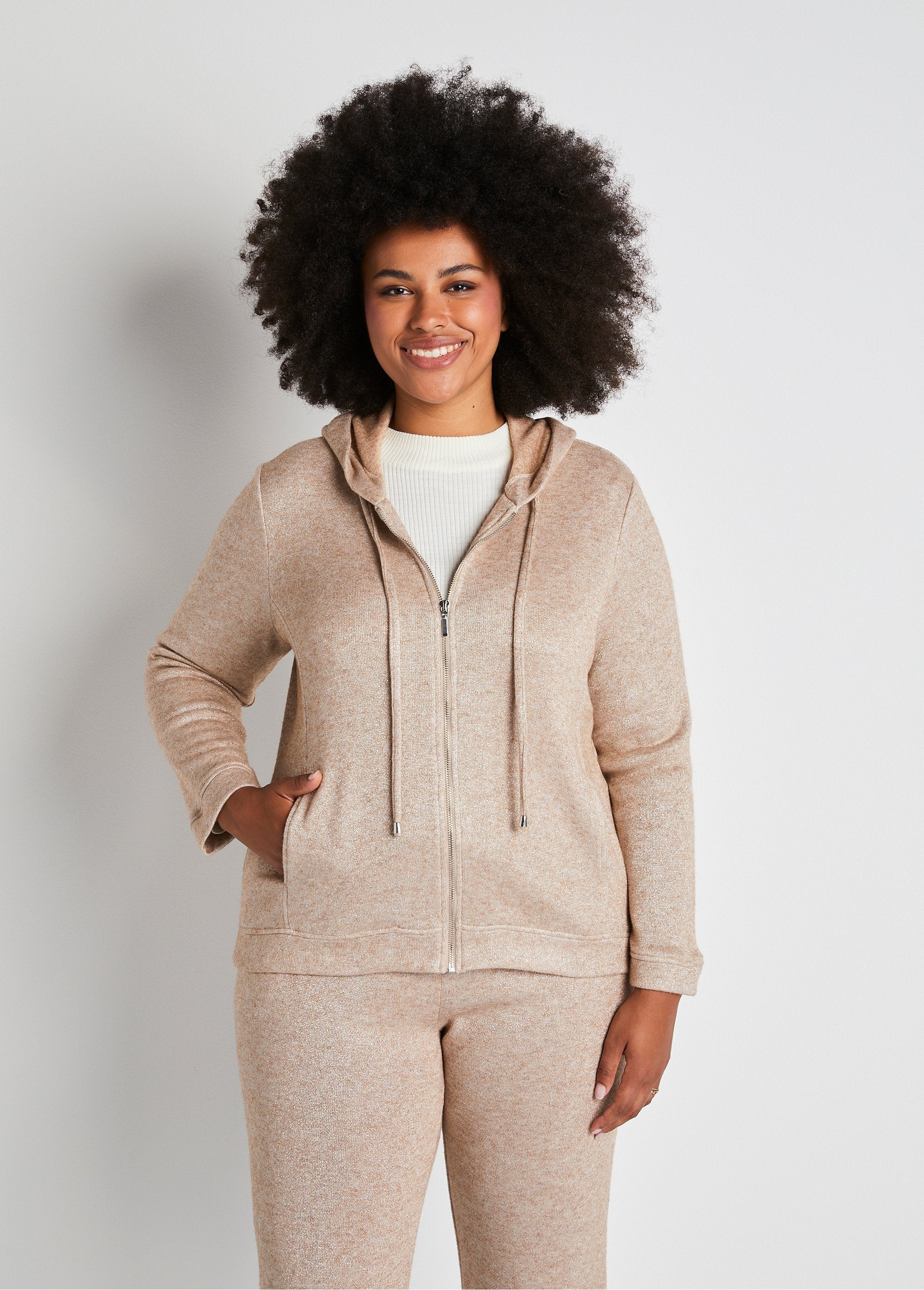 Chaqueta_jogging_de_punto_brillante_con_capucha_Beige_iridiscente_FA1_curvy