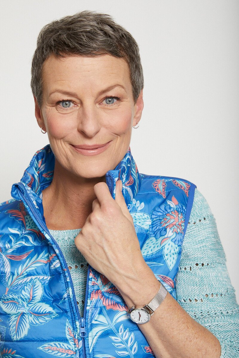 Veste_matelassée_sans_manches_Imprime_bleu_et_corail_DE1_slim