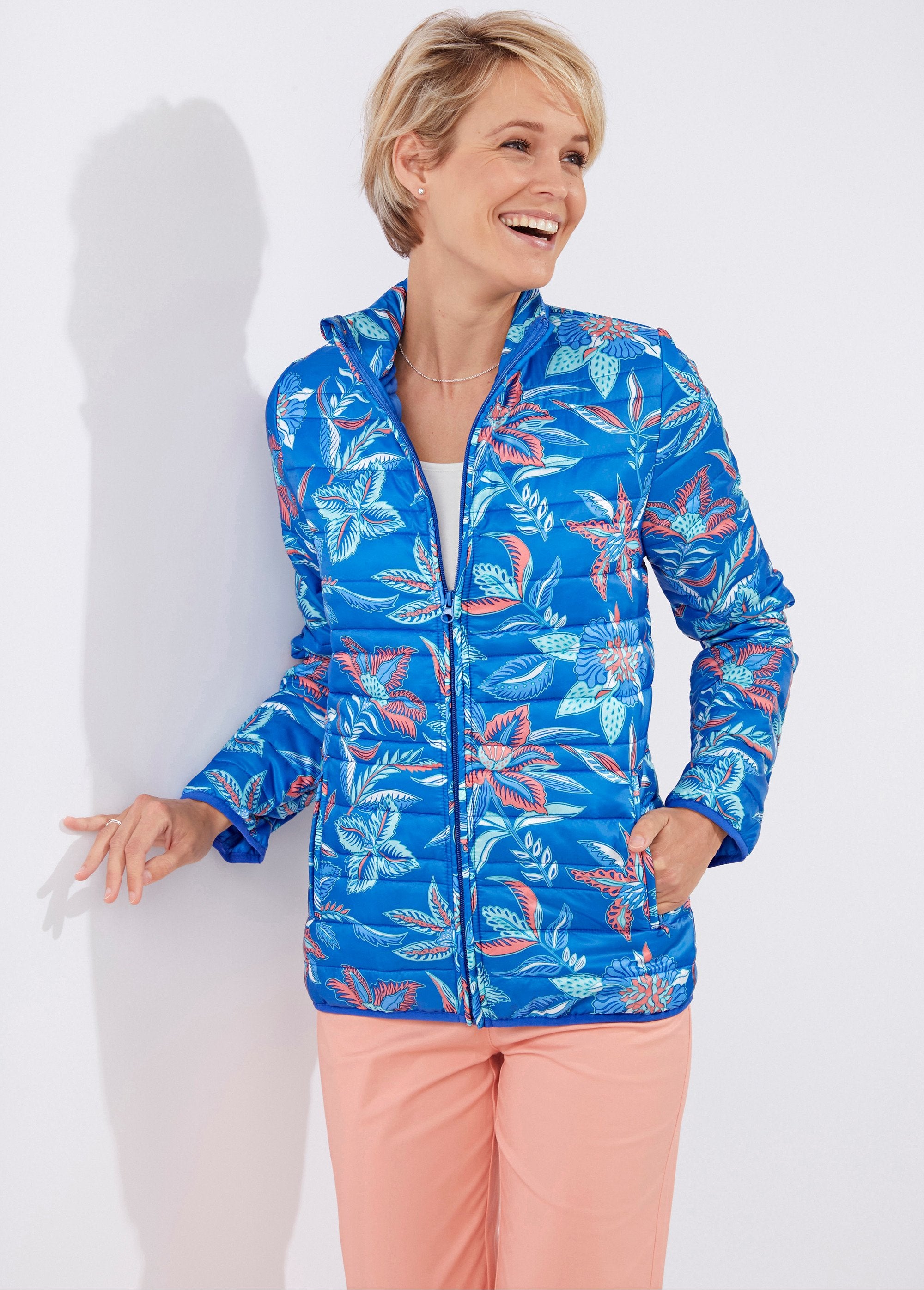 Veste_matelassée_unie_ou_imprimée_Imprime_bleu_et_corail_FA1_slim