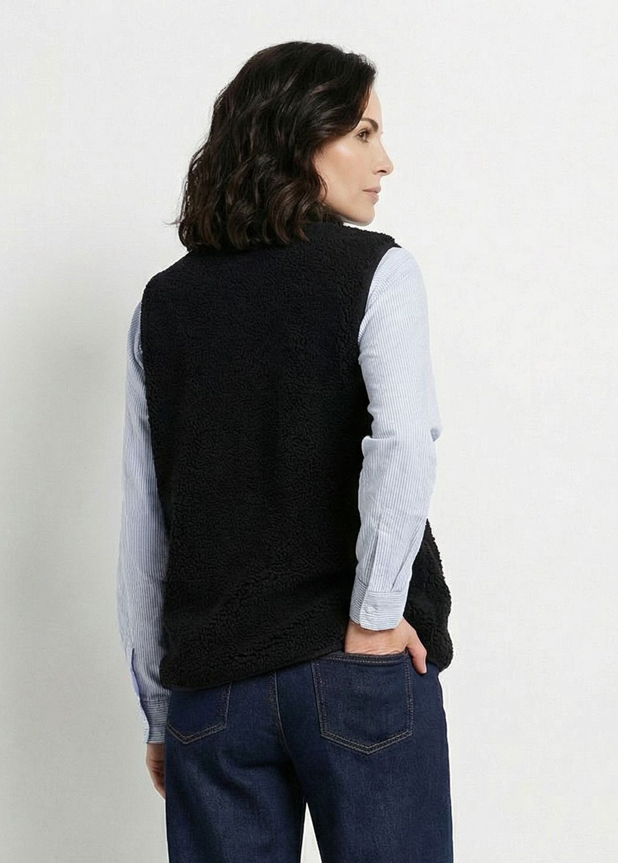 Chaqueta_sin_mangas_de_sherpa_con_interior_aterciopelado._Marina_DO1_slim